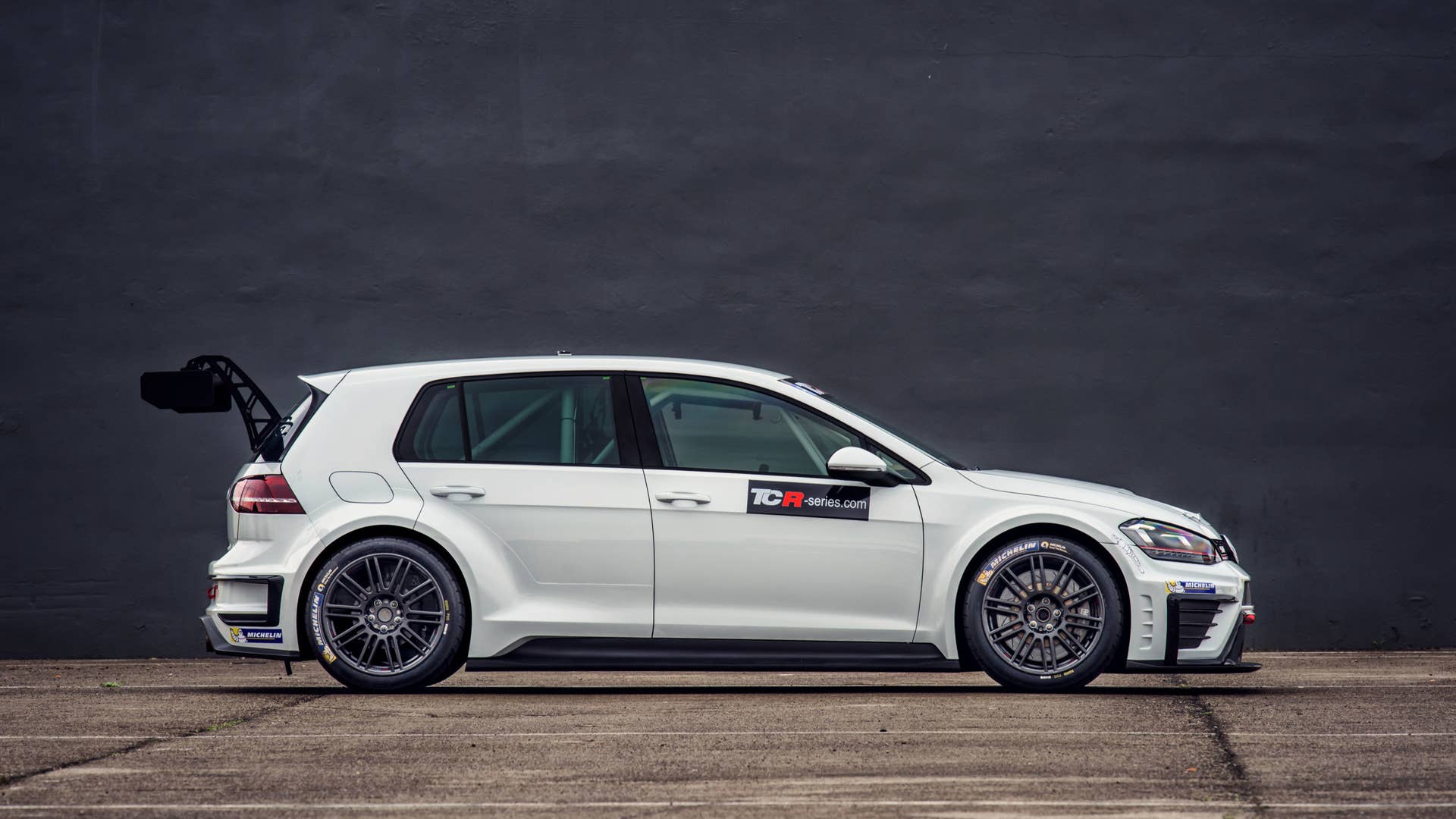 vw golf gti tcr profile