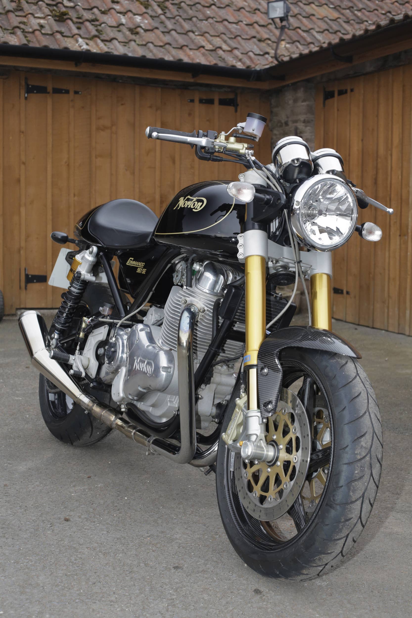 norton commando front
