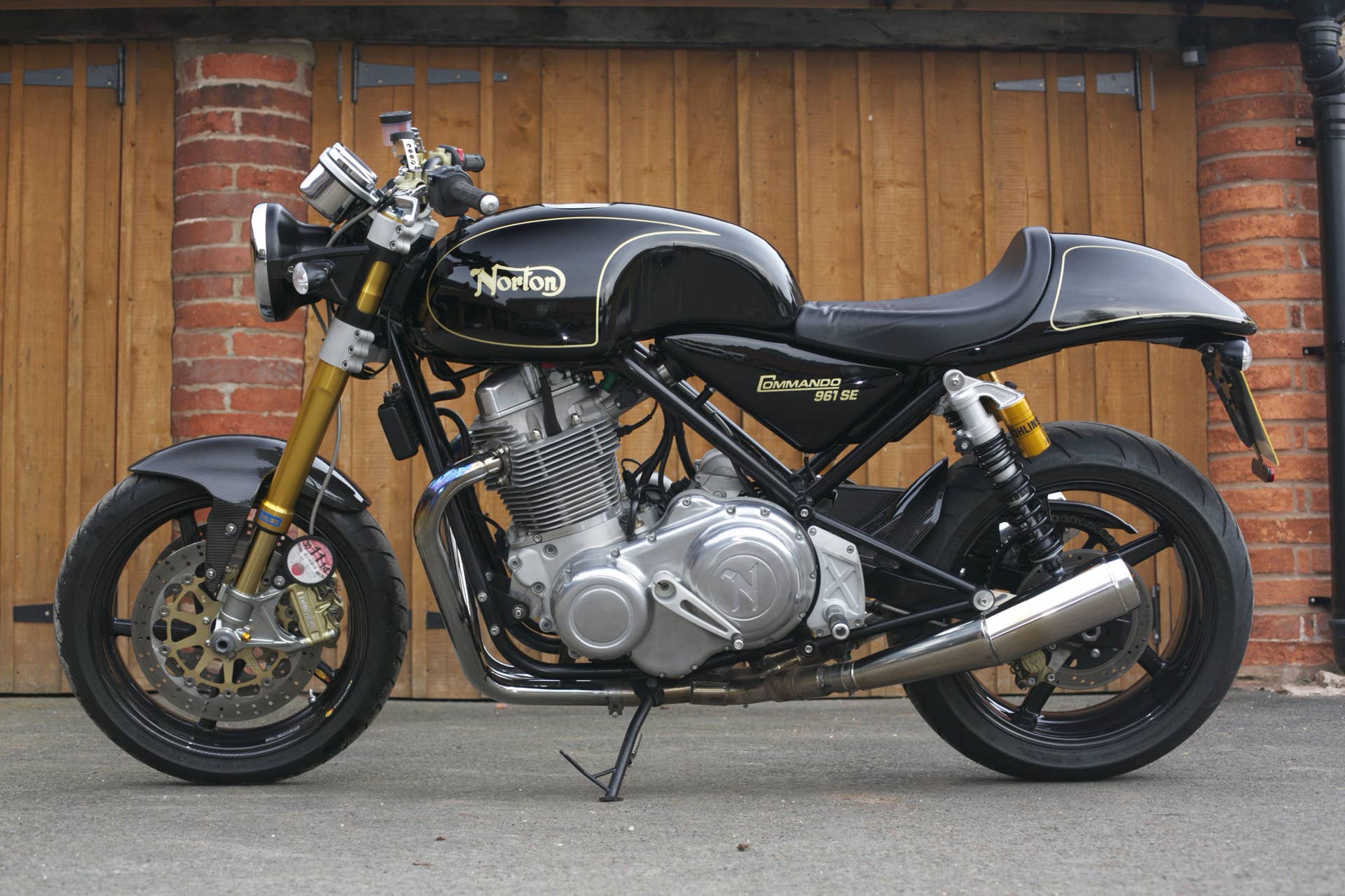 norton commando side