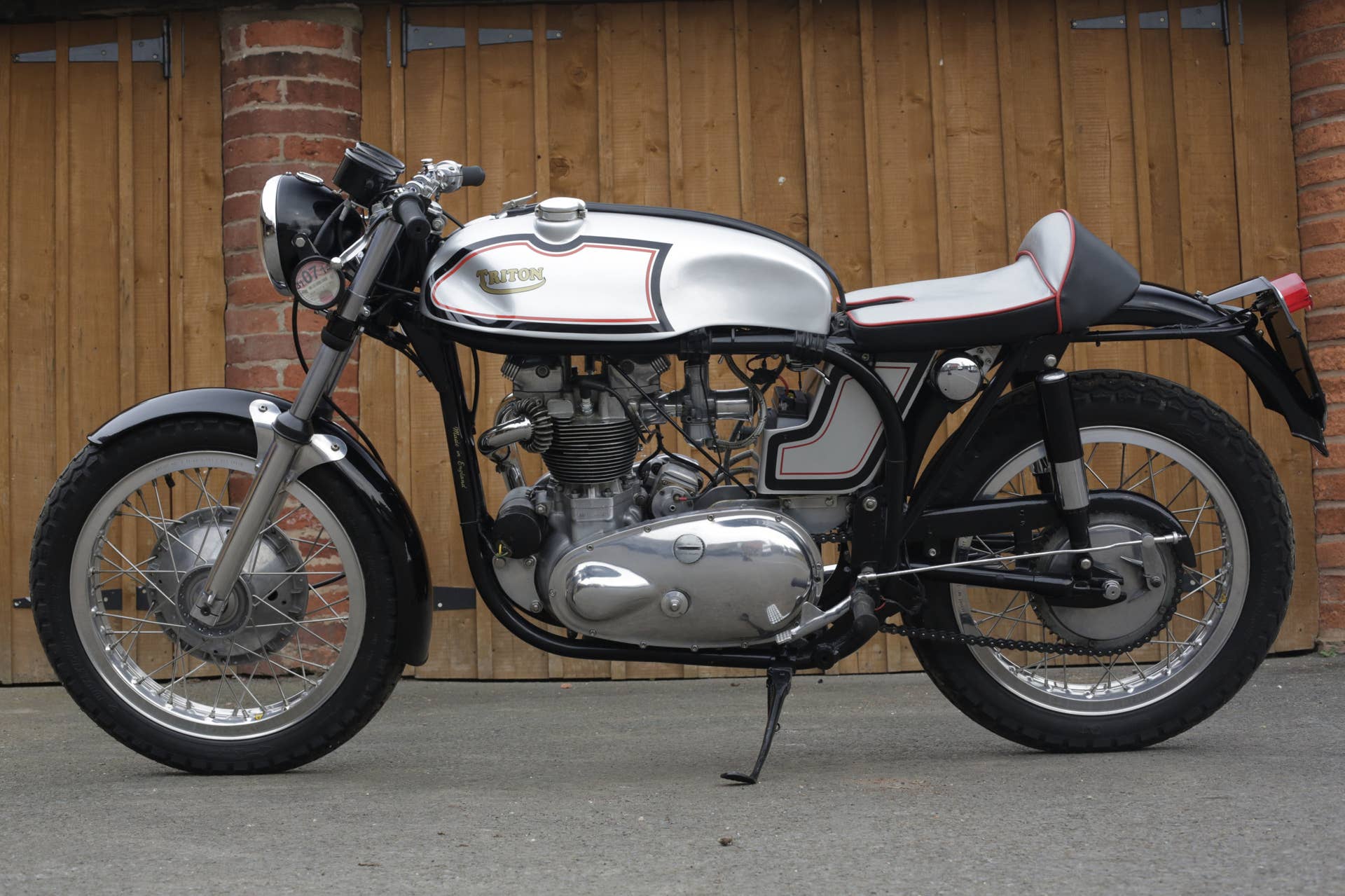 triton cafe racer