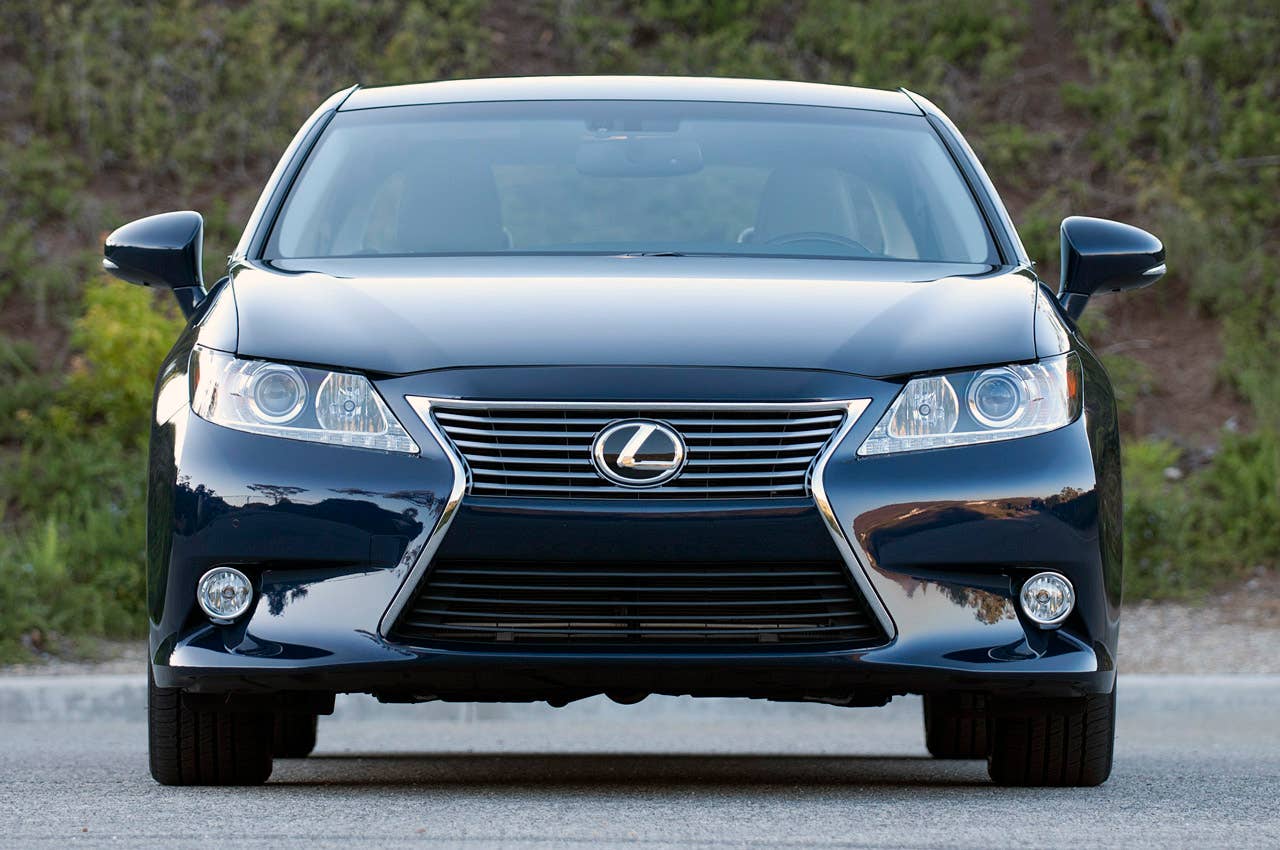 2013 Lexus ES 350 front view