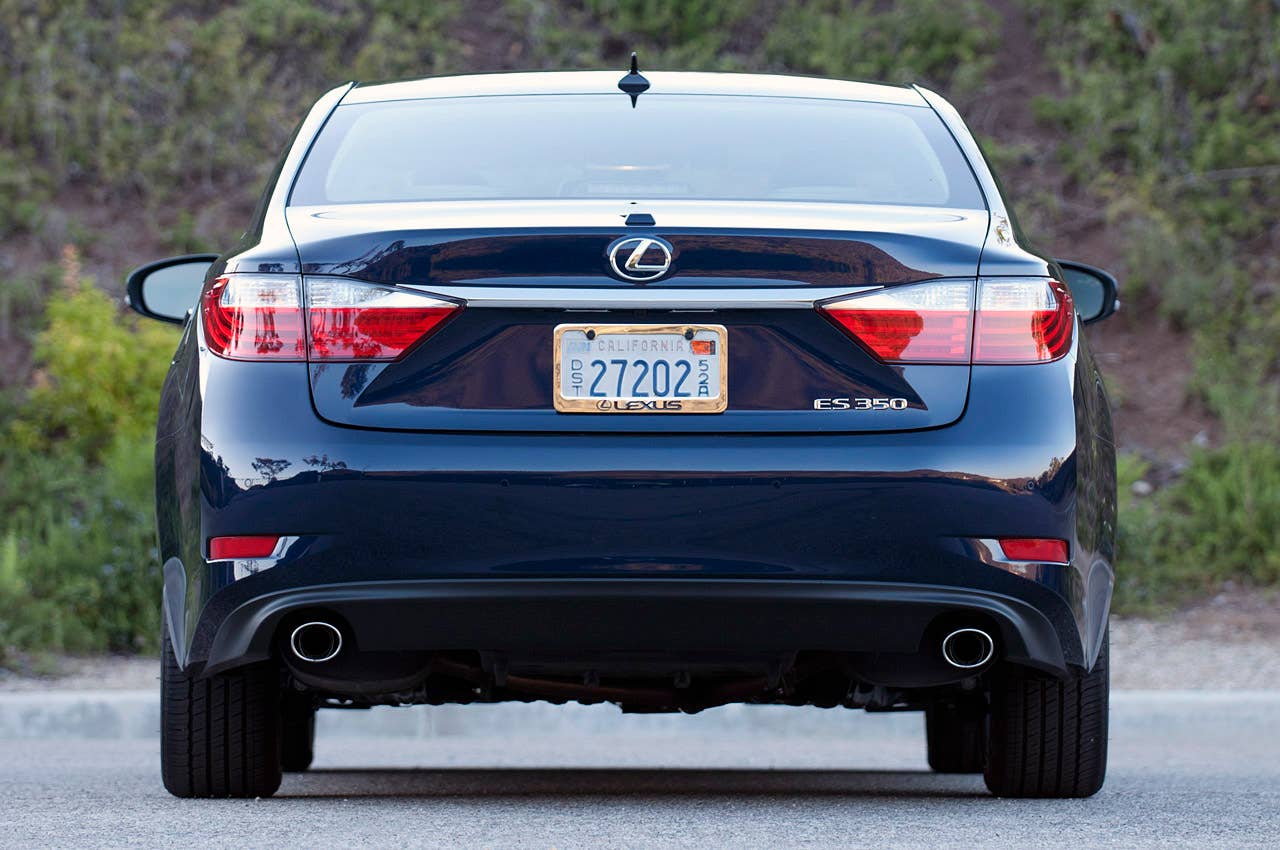 2013 Lexus ES 350 rear view