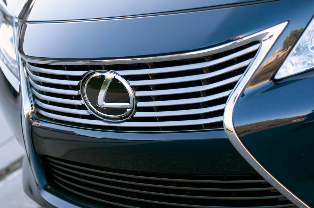 2013 Lexus ES 350 grille