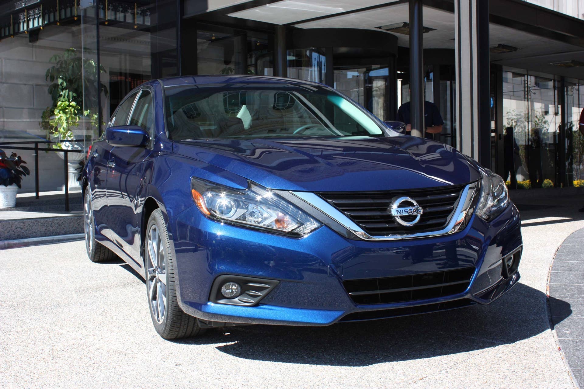 2016 nissan altima angle