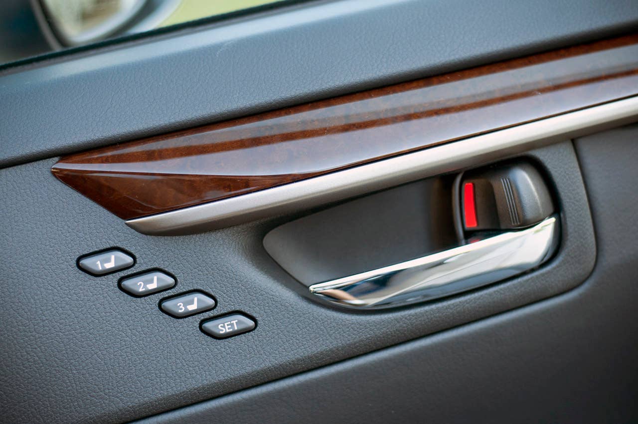 2013 Lexus ES 350 door trim