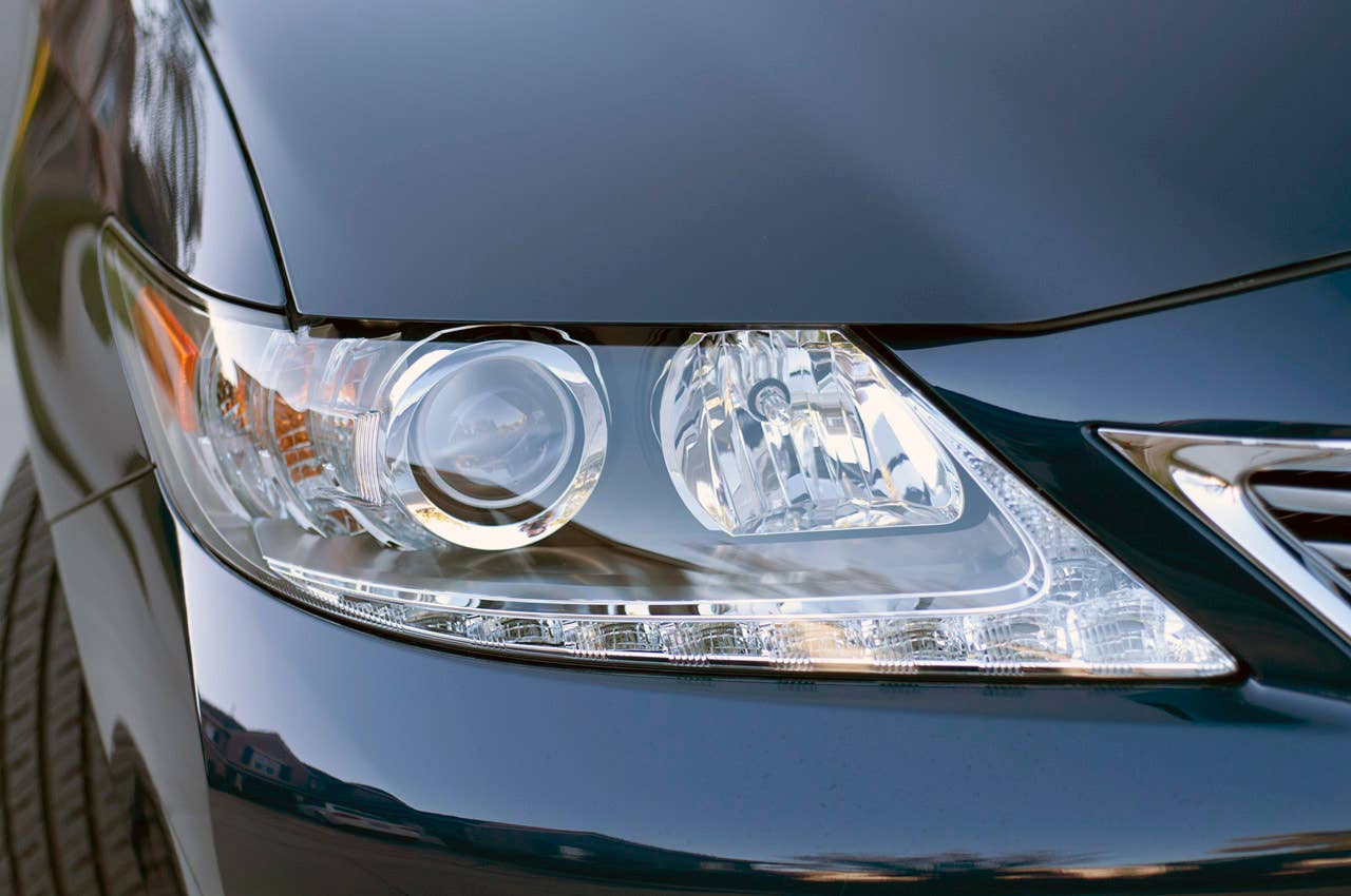 2013 Lexus ES 350 headlight