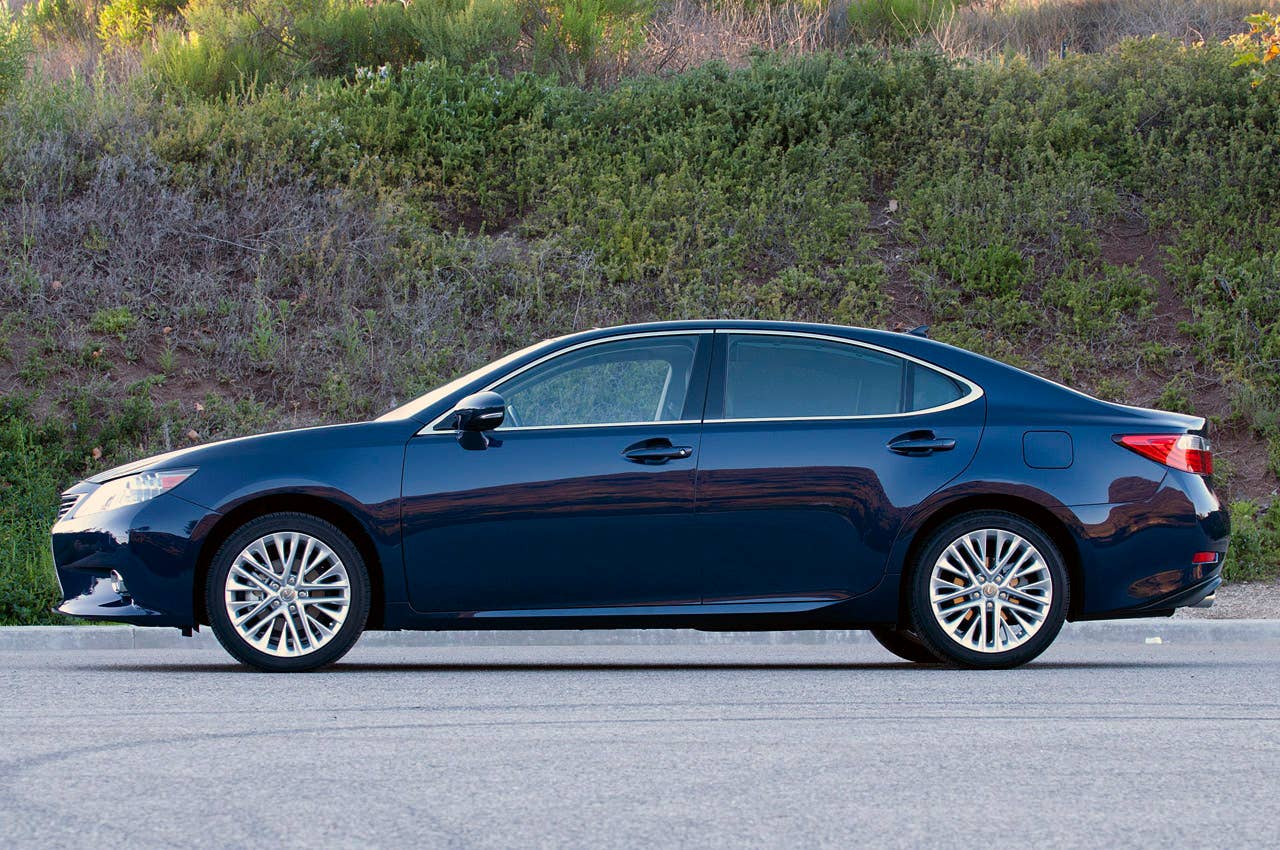 2013 Lexus ES 350 side view