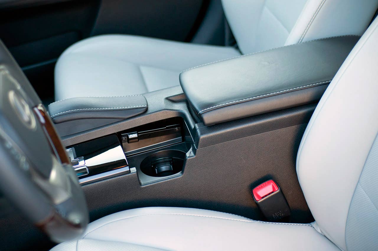 2013 Lexus ES 350 cup holder