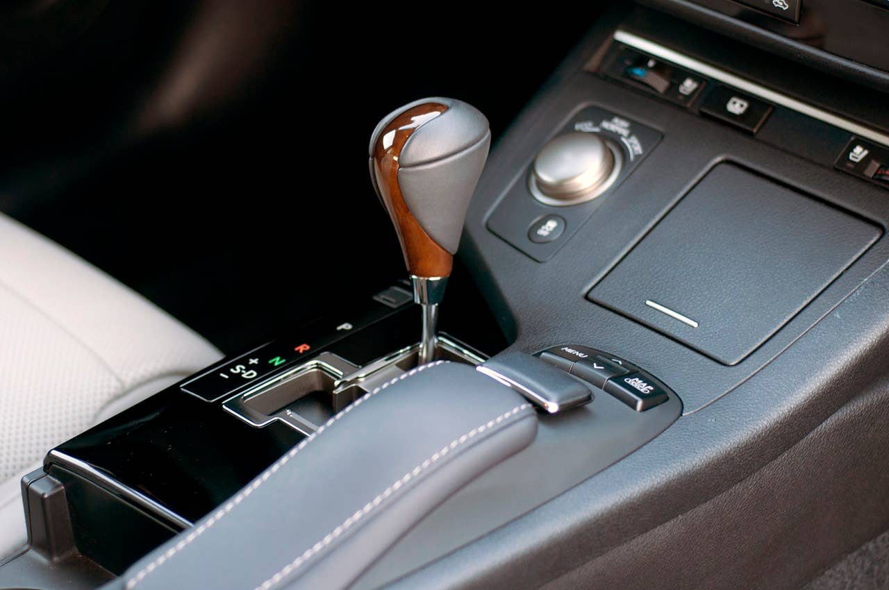 2013 Lexus ES 350 center console