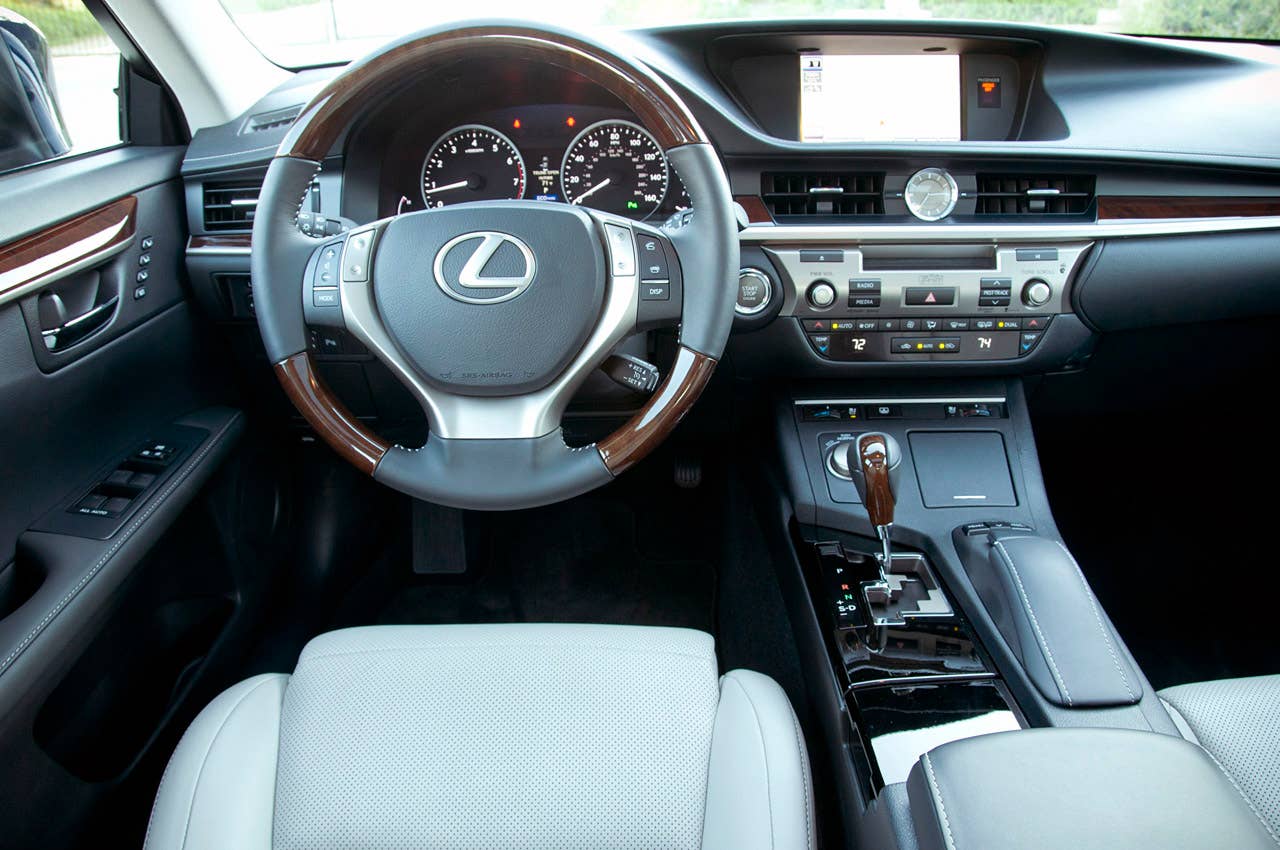 2013 Lexus ES 350 interior