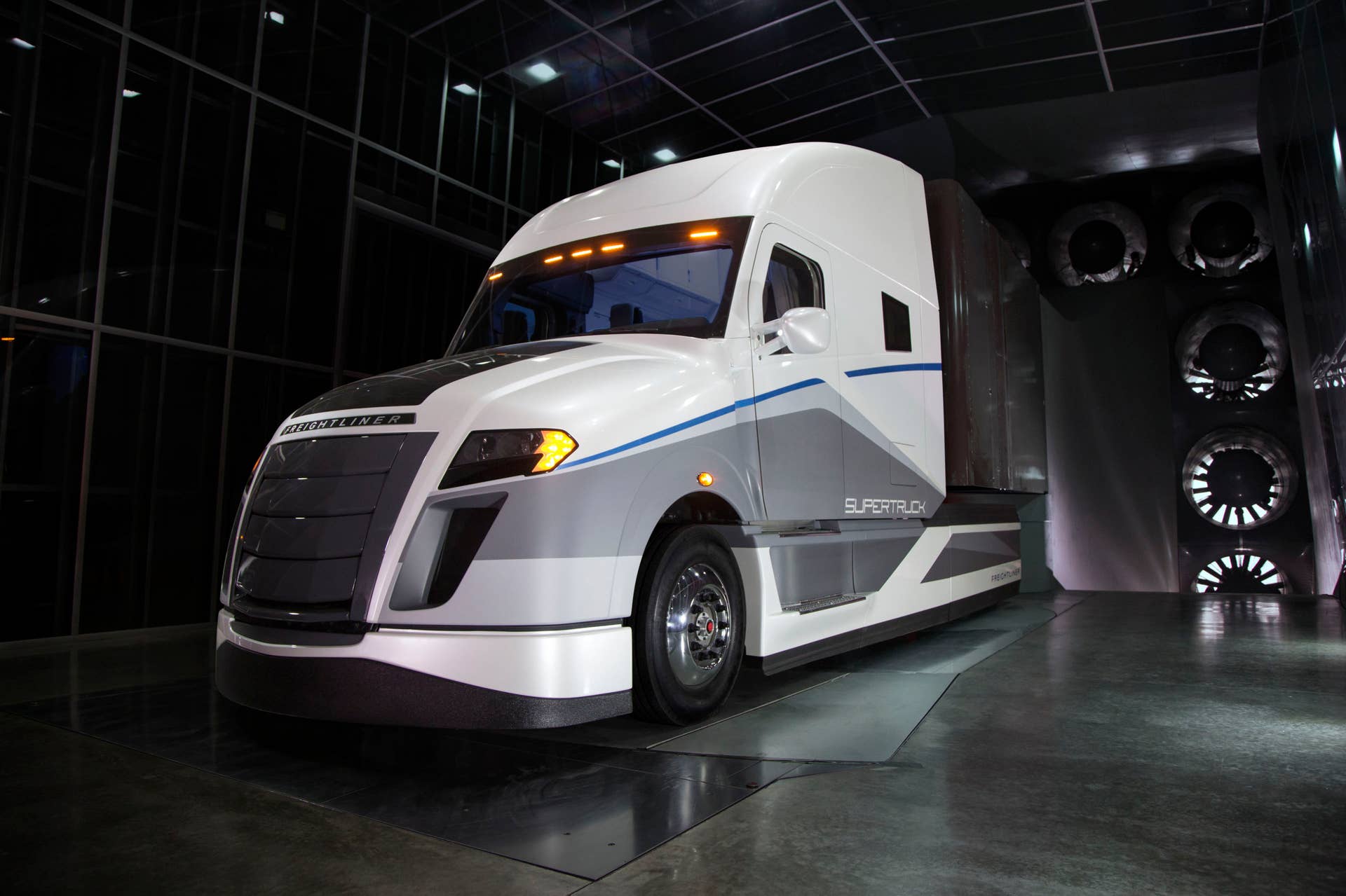 daimler supertruck on display