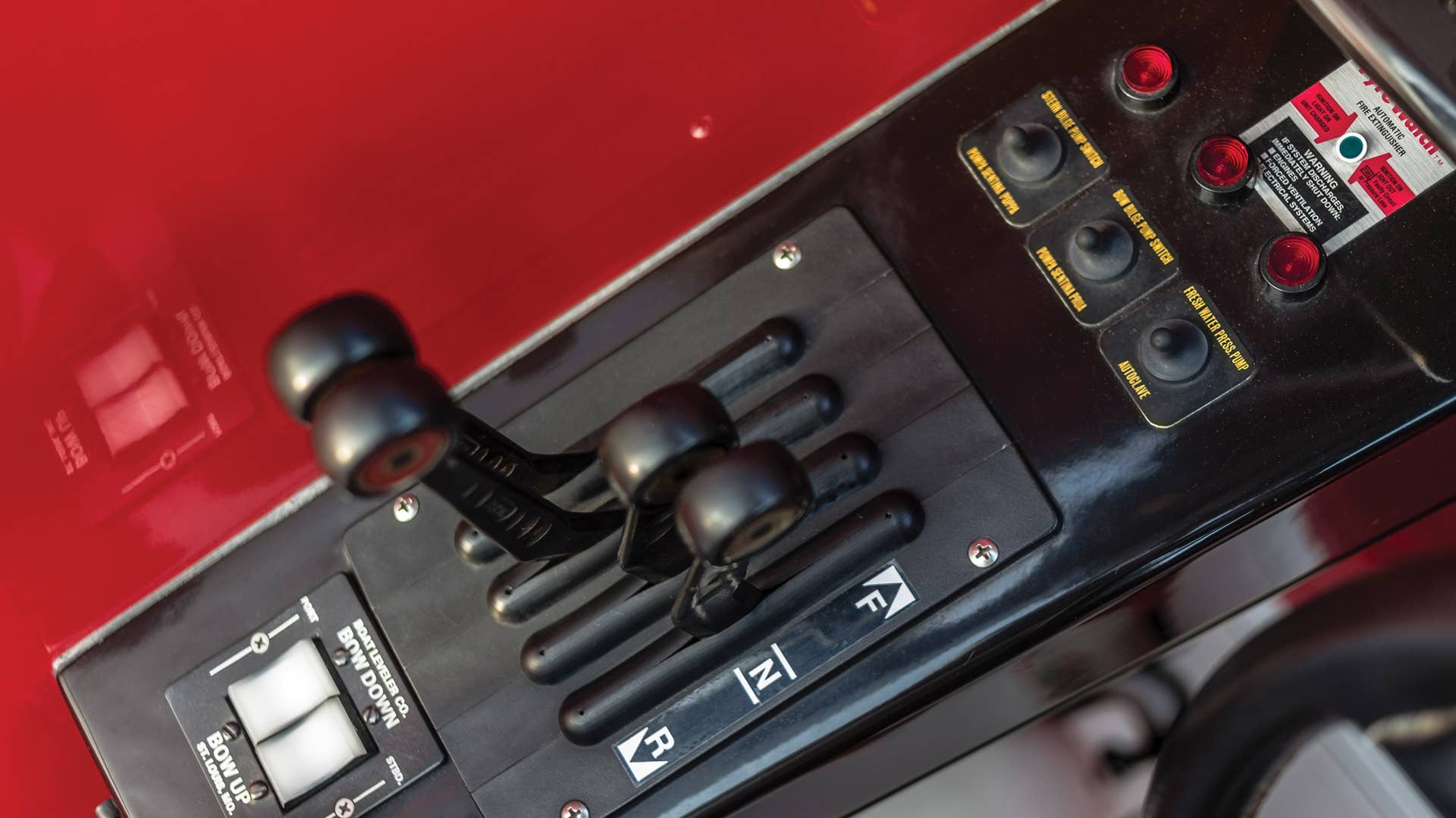 1990 Riva Ferrari 32 throttle