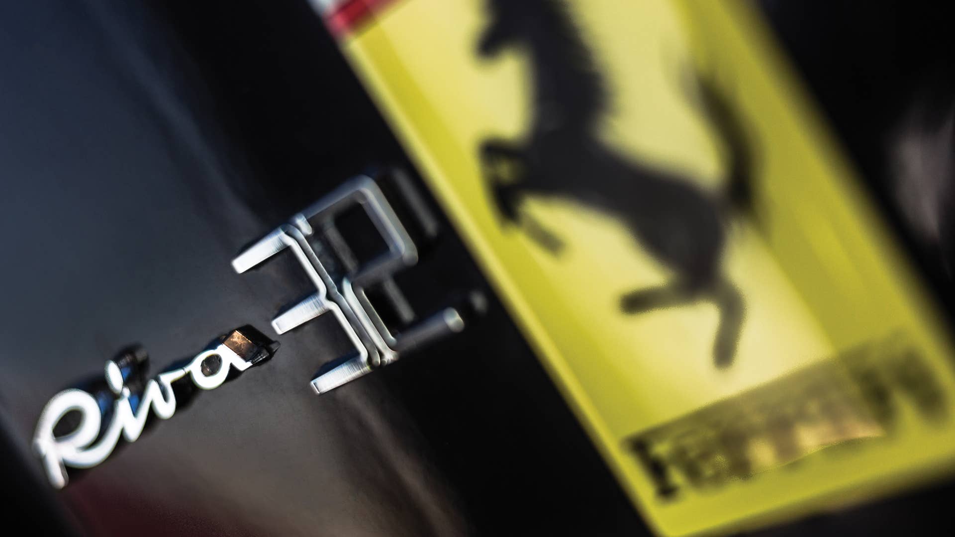 1990 Riva Ferrari 32 nameplate