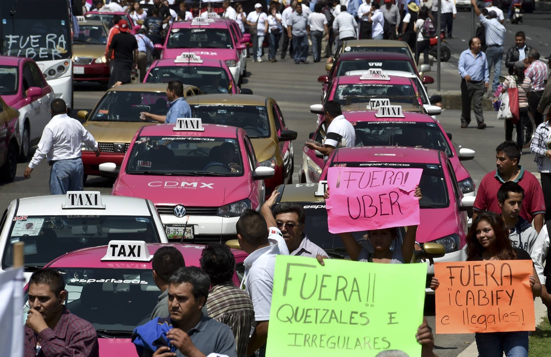 MEXICO-TRANSPORT-TAXI-UBER-PROTEST