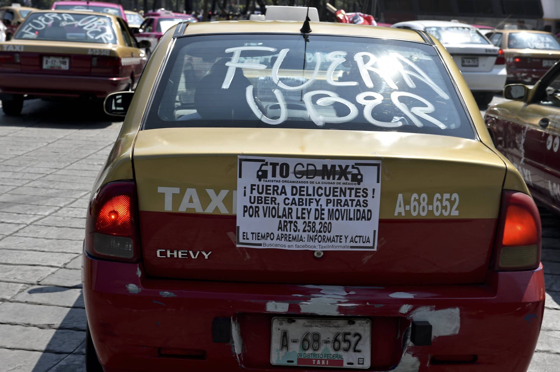 MEXICO-TRANSPORT-TAXI-UBER-PROTEST