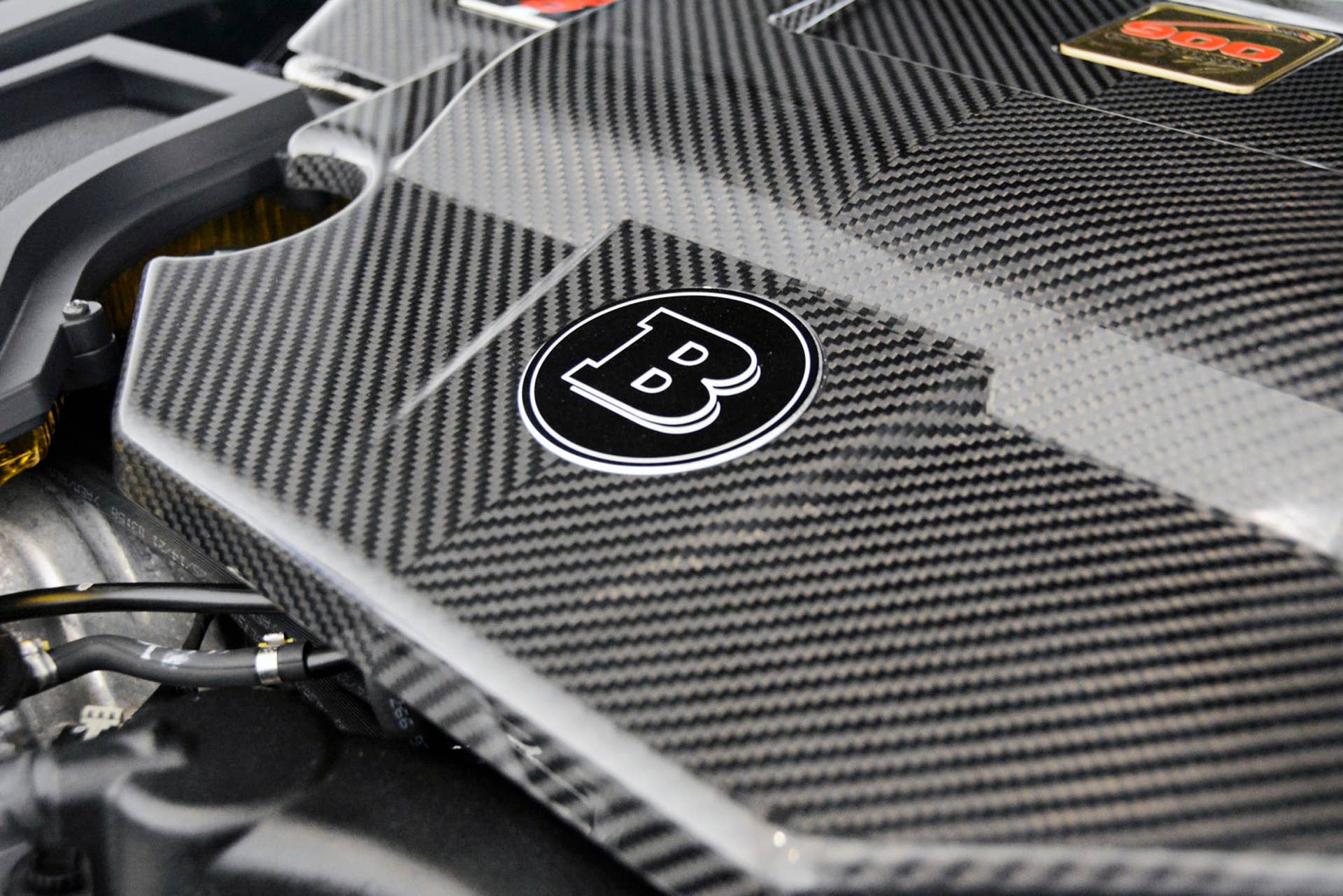 Mercedes-Maybach S600 Brabus engine cover