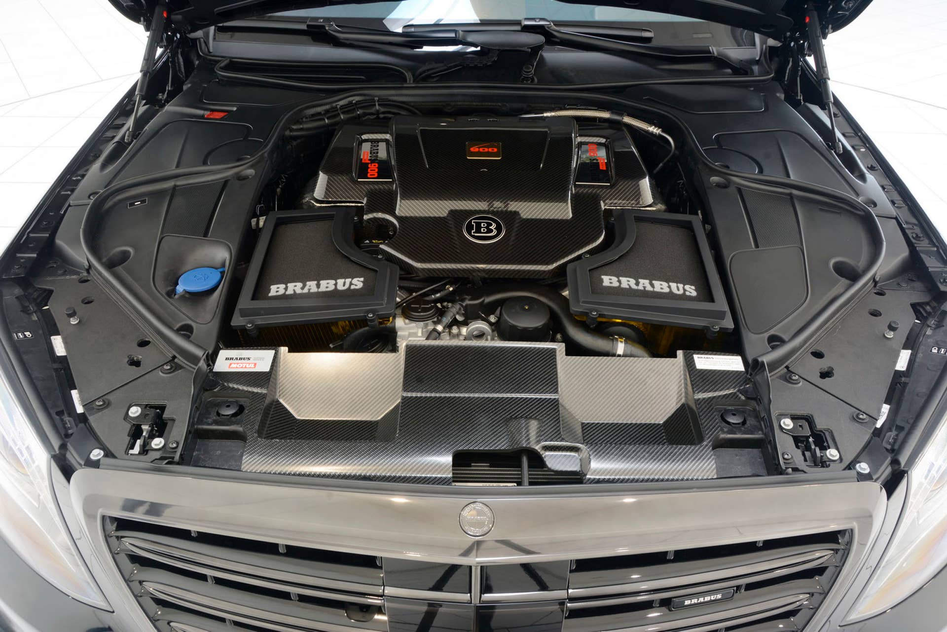 Mercedes-Maybach S600 Brabus engine bay