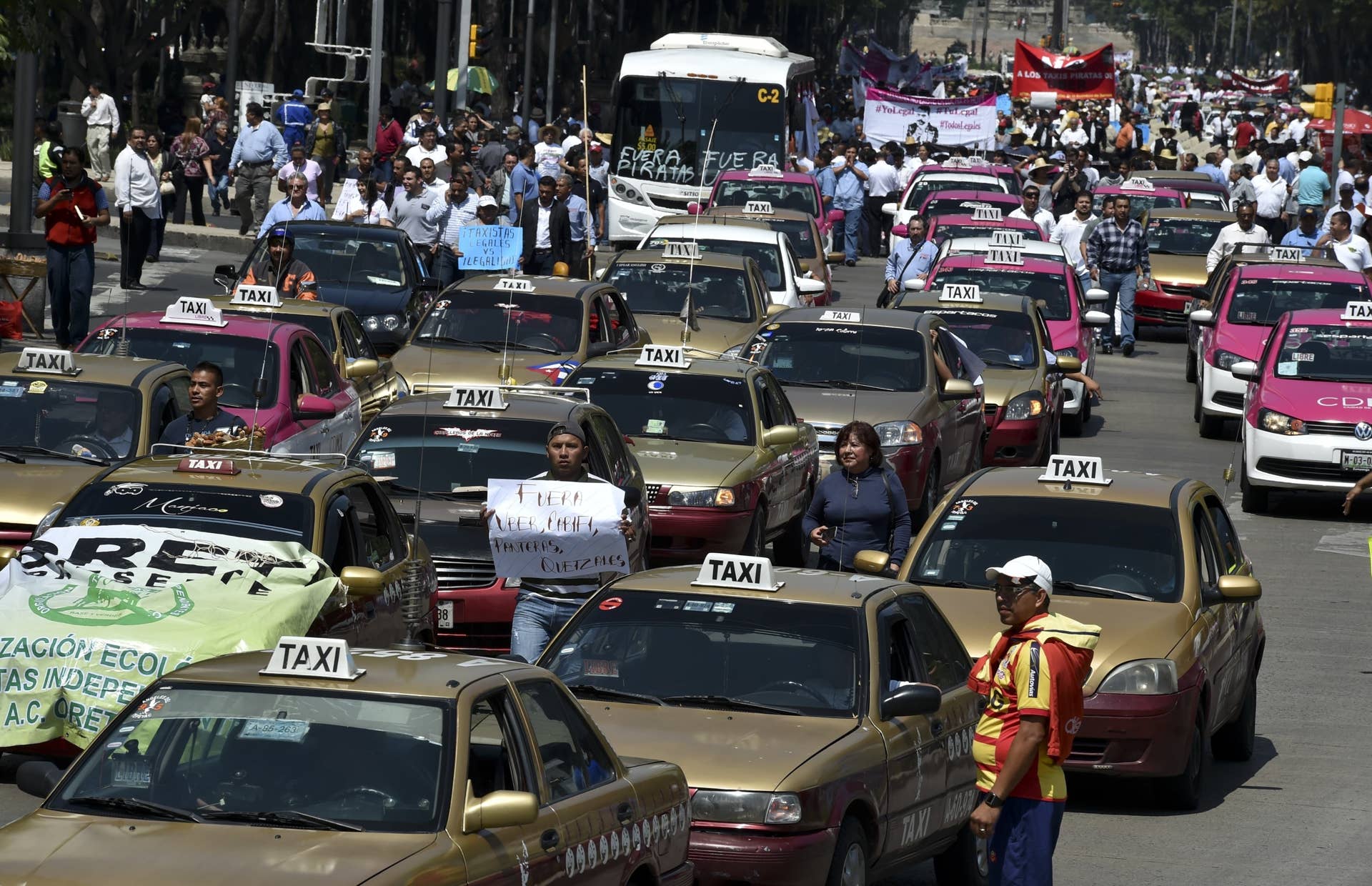 MEXICO-TRANSPORT-TAXI-UBER-PROTEST