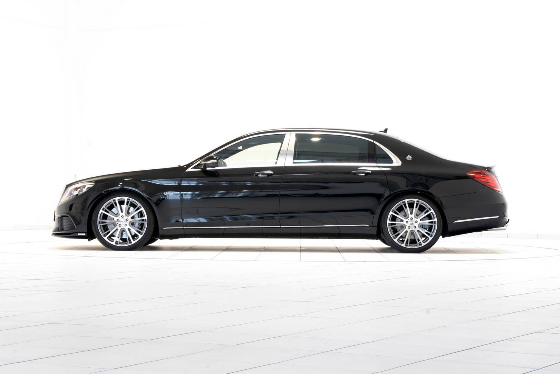 Mercedes-Maybach S600 by Brabus side