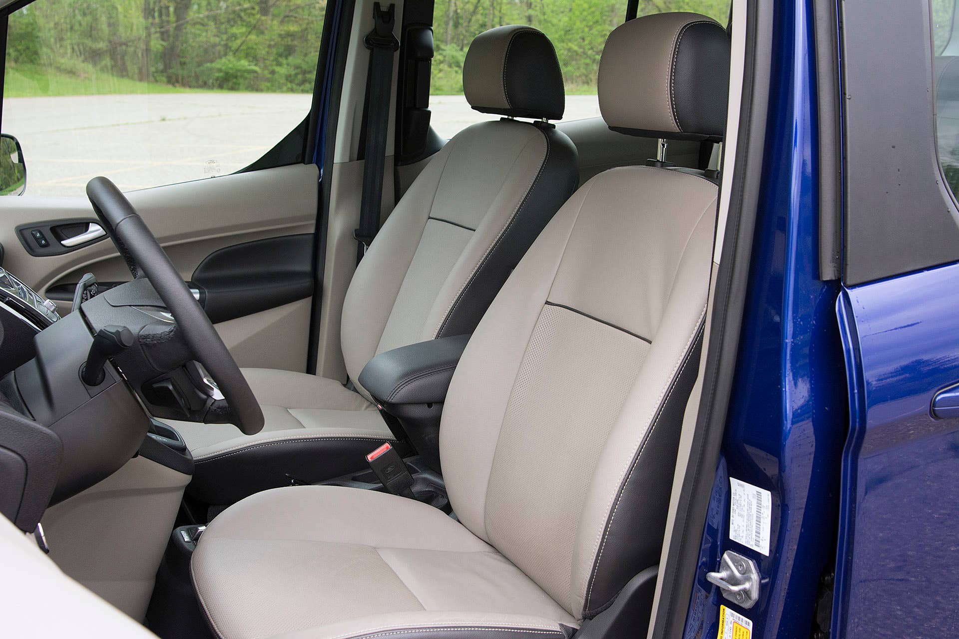 2015 Ford Transit Connect Wagon front seats