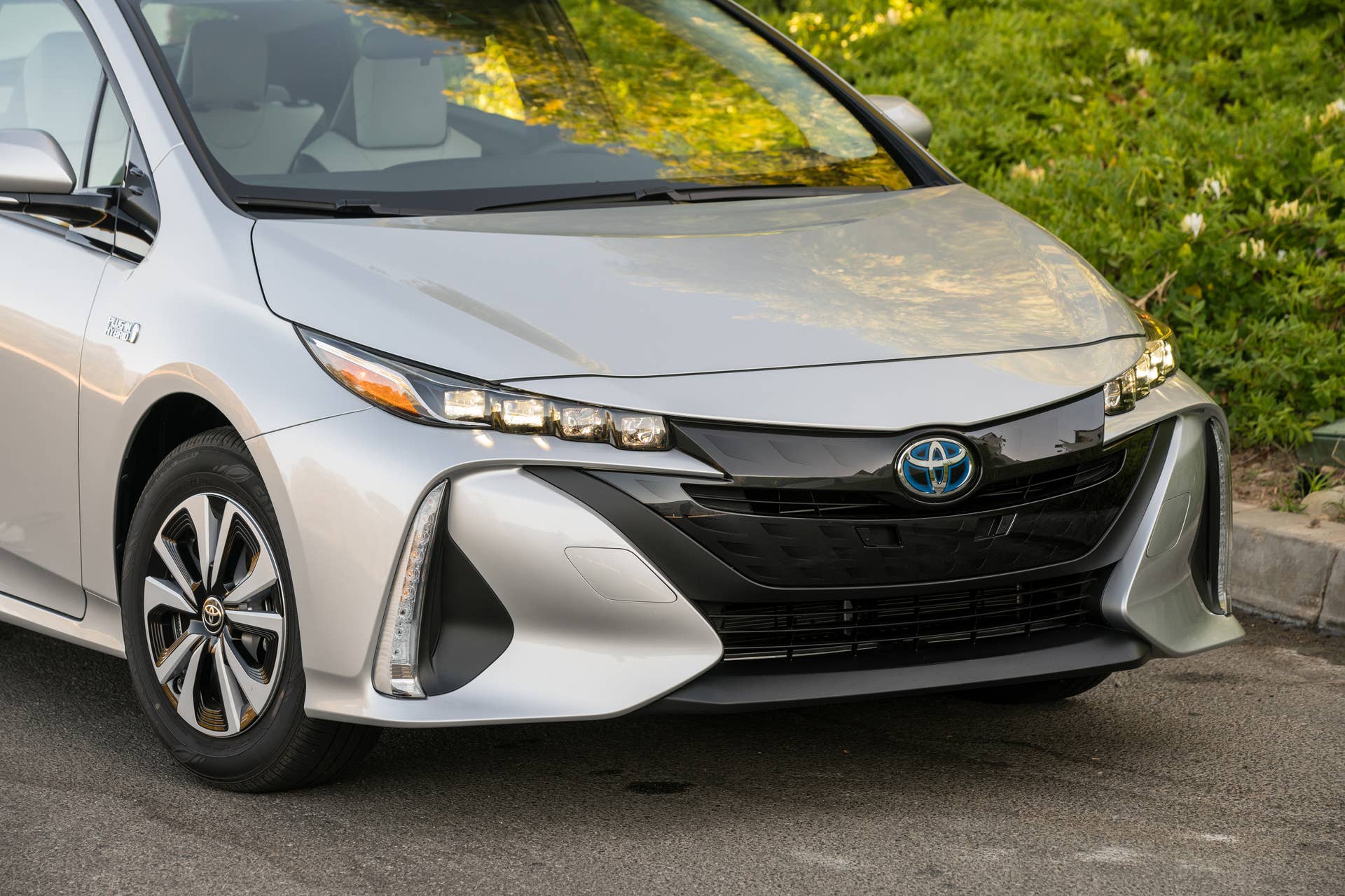 2017 Toyota Prius Prime Platinum front end