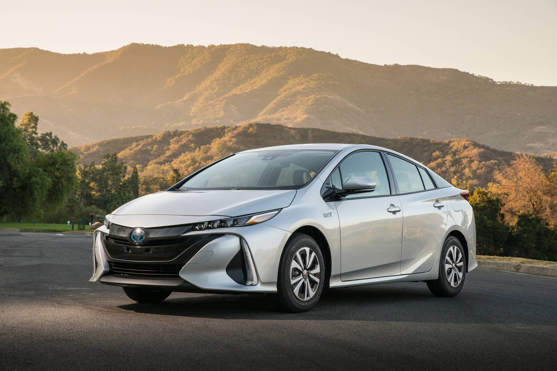 2017 Toyota Prius Prime Platinum front three-quarter