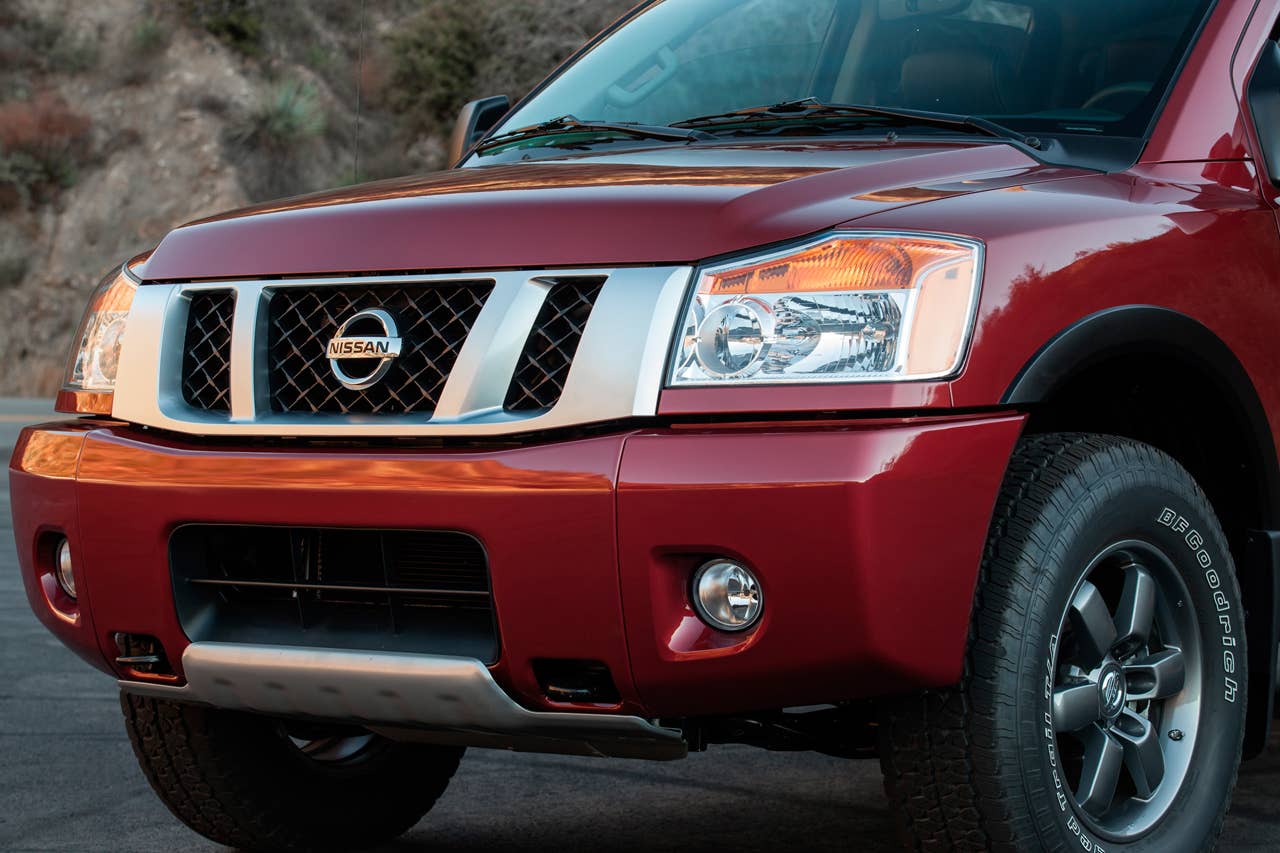 2013 Nissan Titan front fascia