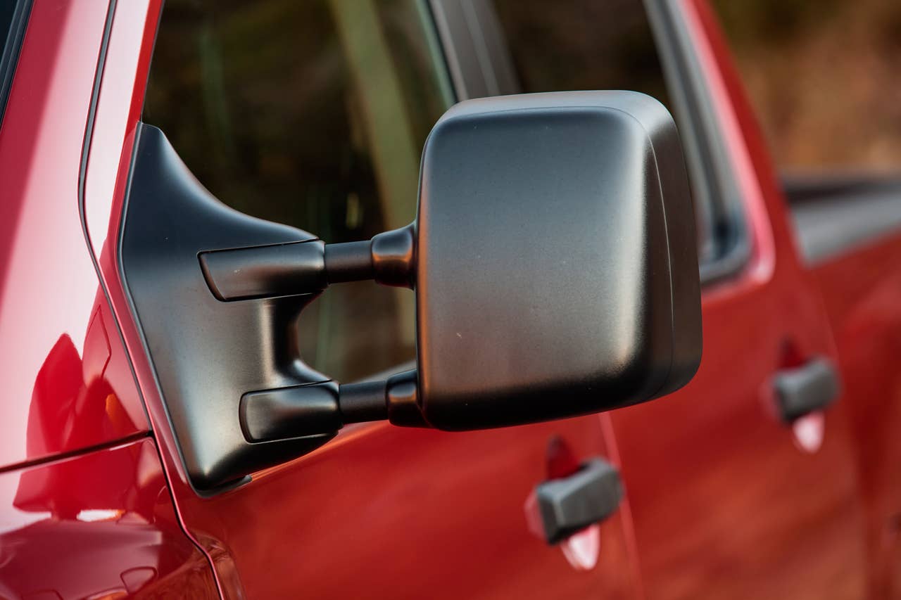 2013 Nissan Titan side-view mirrors