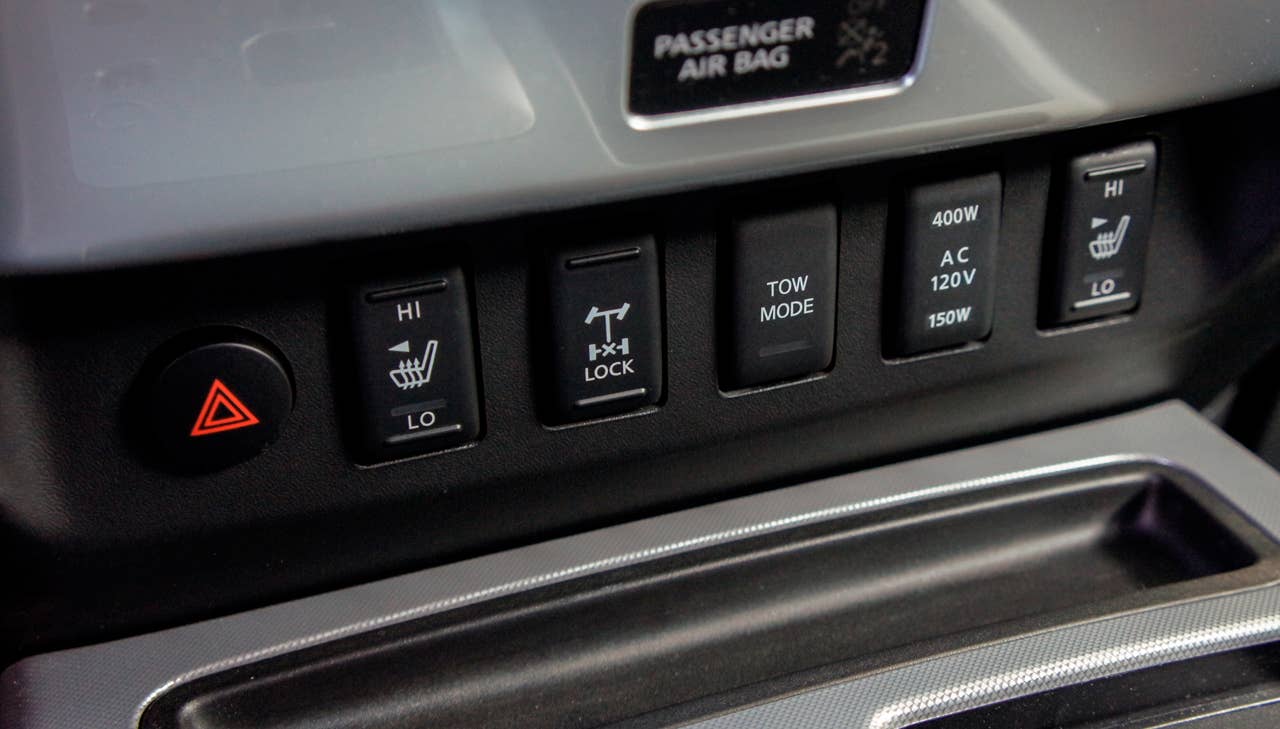 2013 Nissan Titan controls