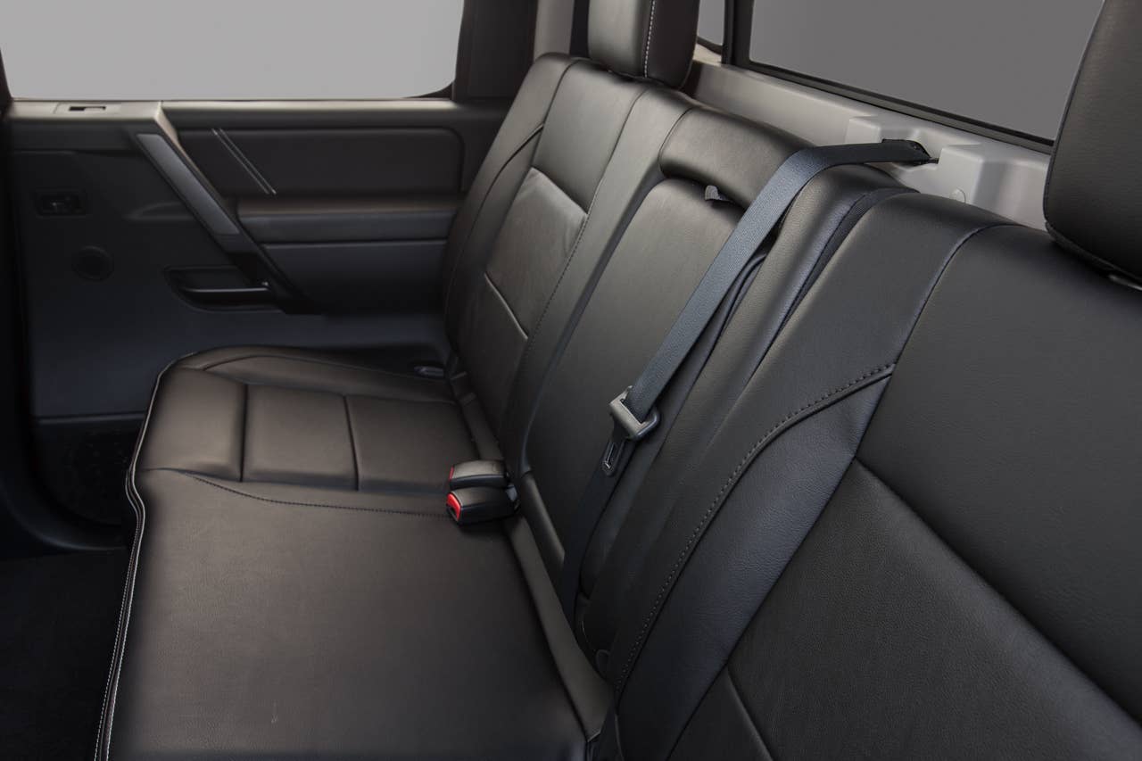2013 Nissan Titan seats