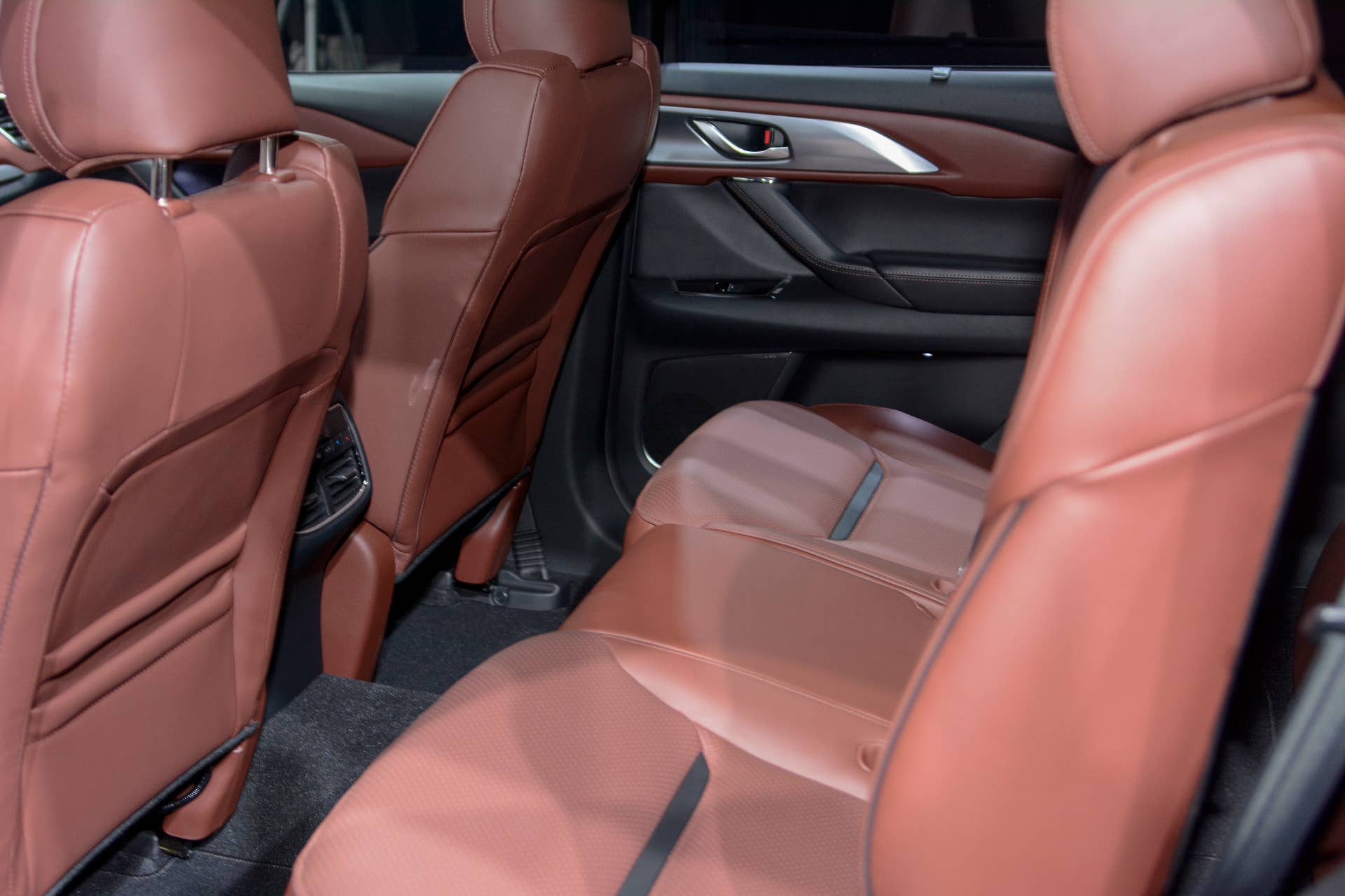 2017 mazda cx-9 backseats