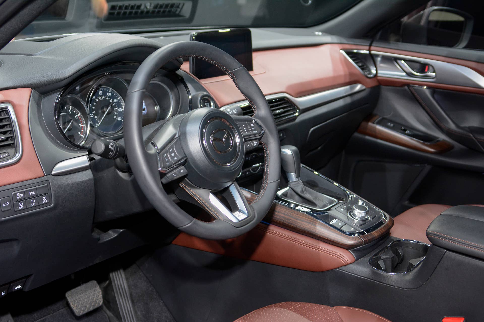 cx-9 interior cabin mazda 2017