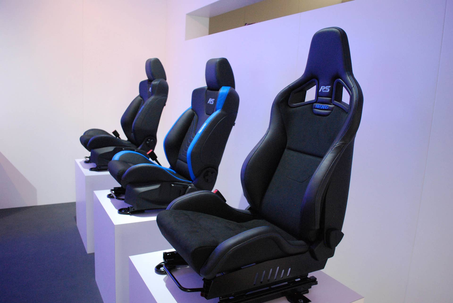 2016 Ford Focus RS seats display
