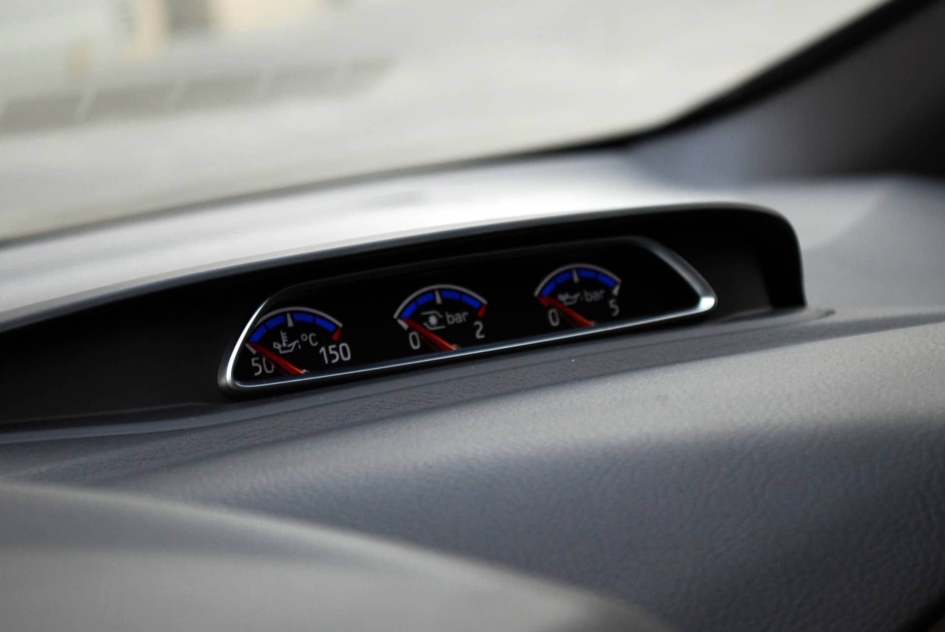 2016 Ford Focus RS auxiliary gauges