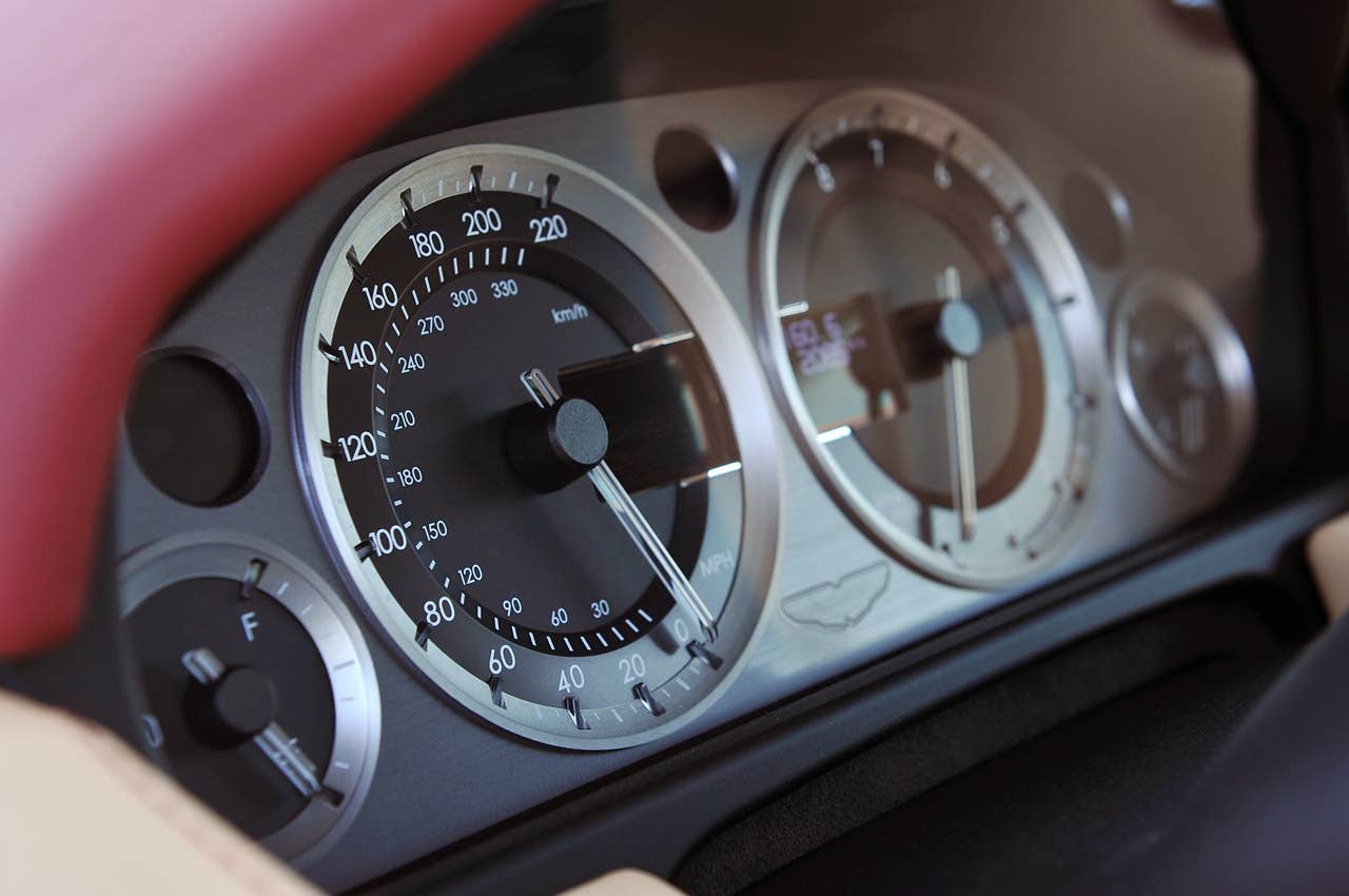 2013 Aston Martin DB9 gauges
