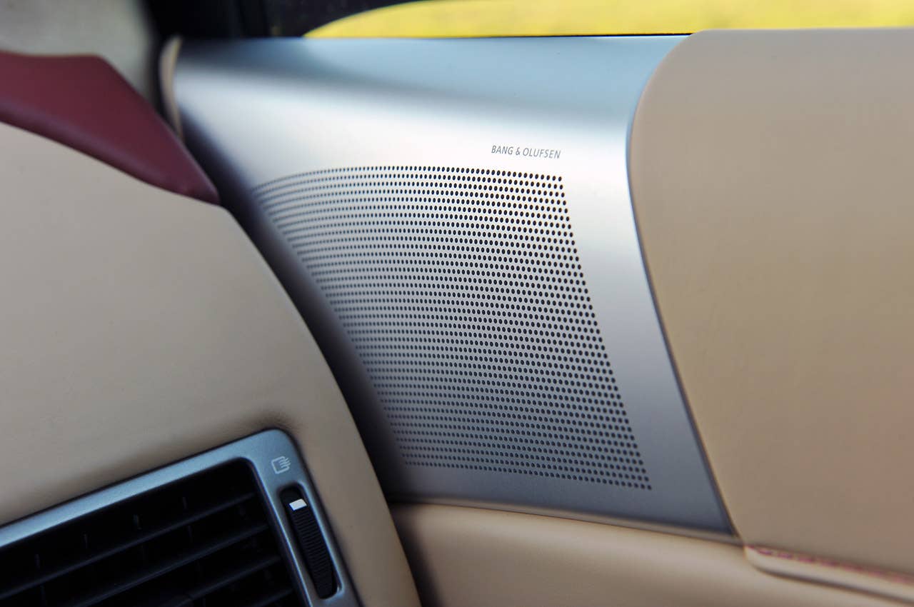2013 Aston Martin DB9 door speaker