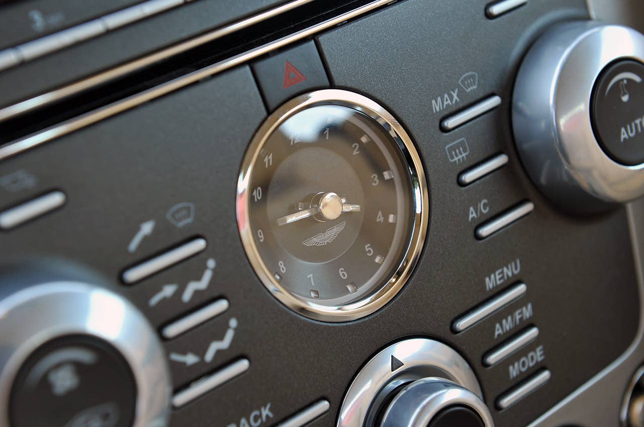 2013 Aston Martin DB9 dash clock