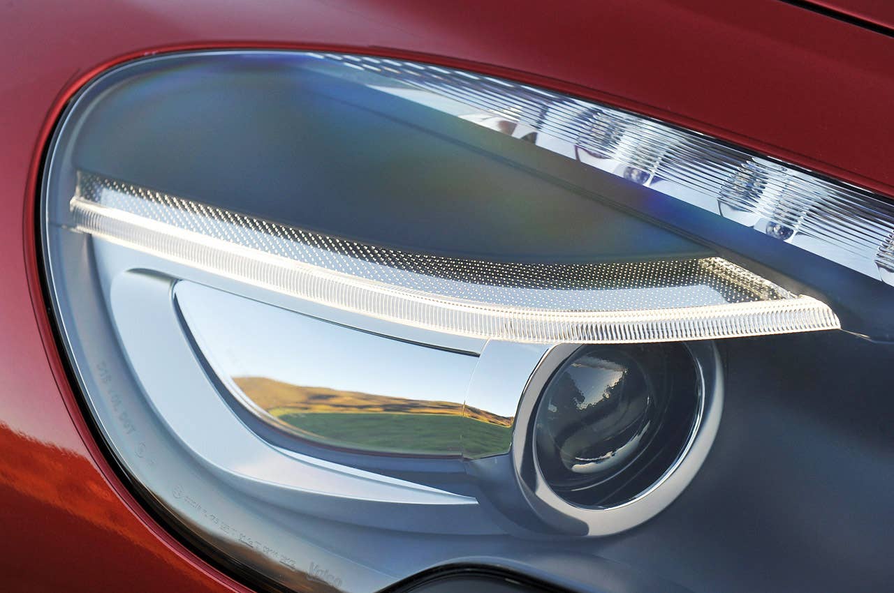 2013 Aston Martin DB9 headlight