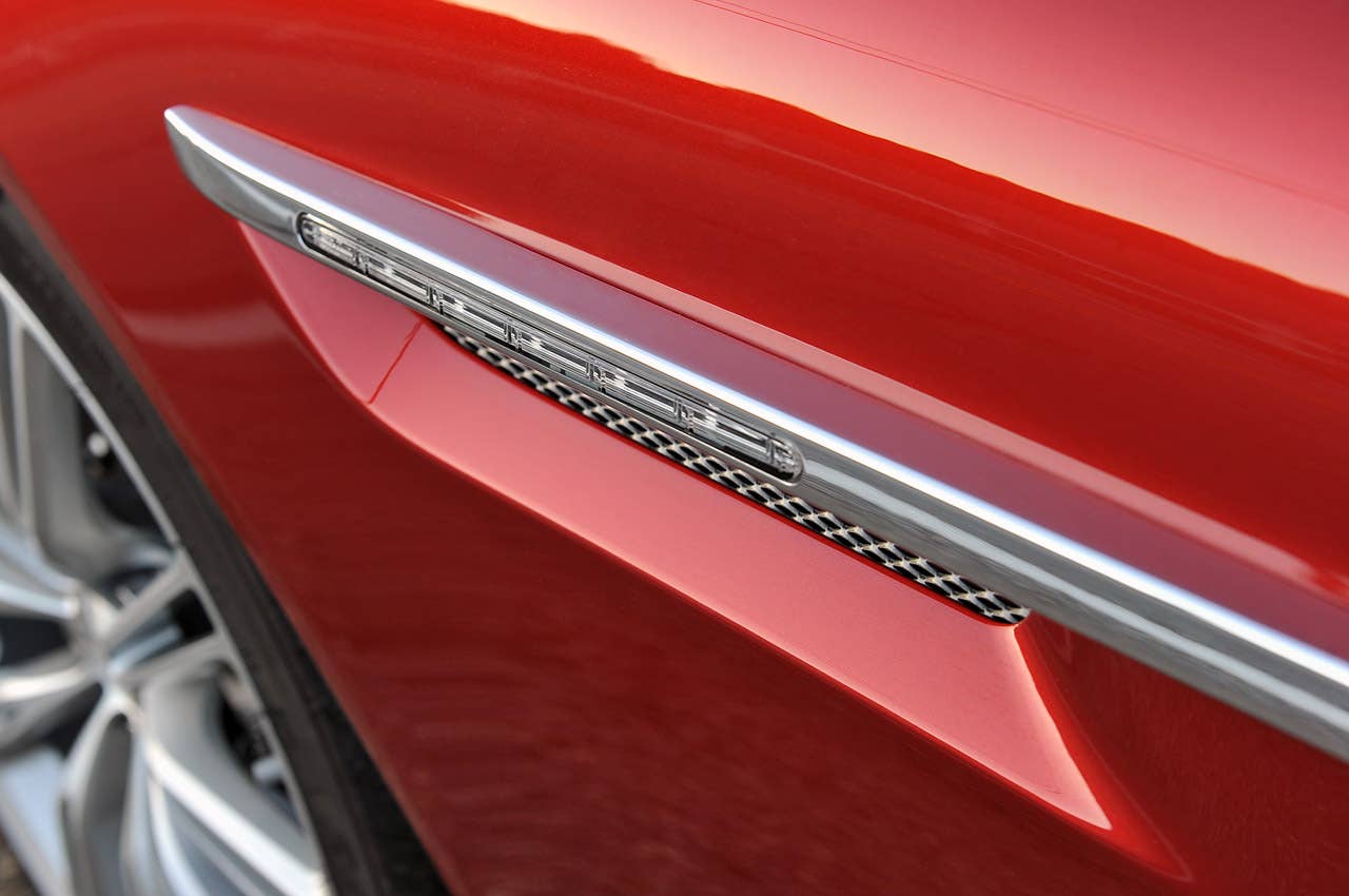 2013 Aston Martin DB9 side vent
