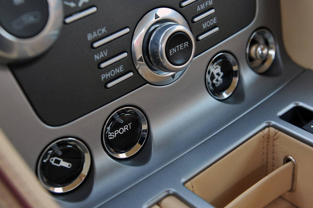 2013 Aston Martin DB9 driving mode controls