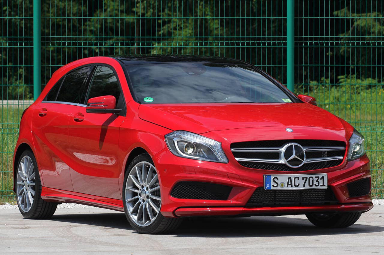 2012 Mercedes-Benz A-Class front 3/4 view