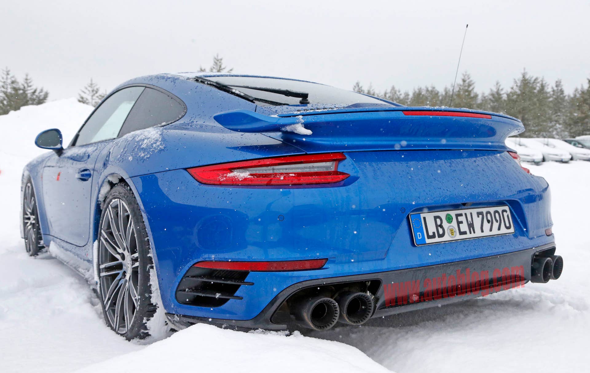 2018 Porsche 911 GT2 RS spied rear 3/4