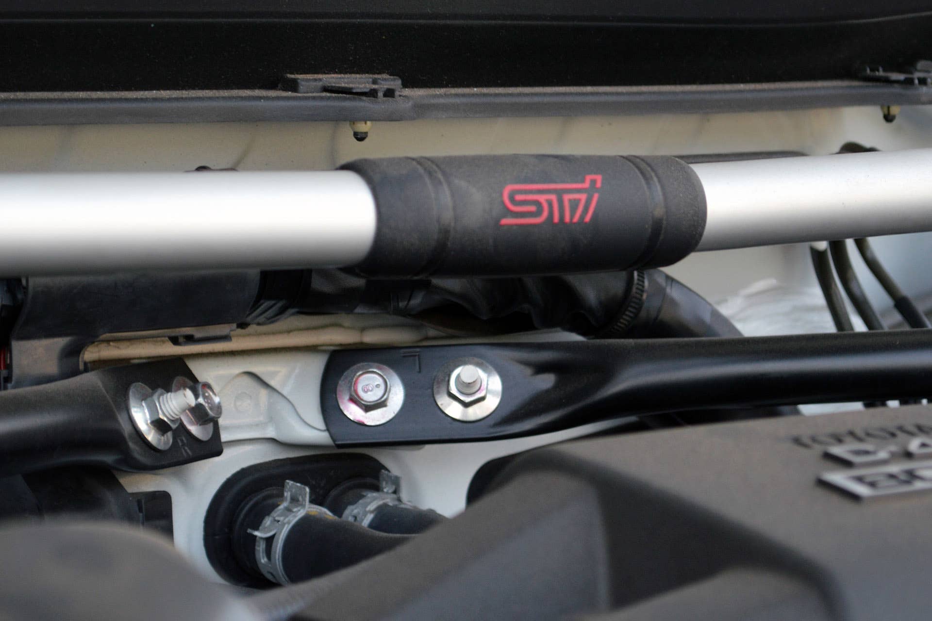2015 subaru brz ts white flexible tower brace