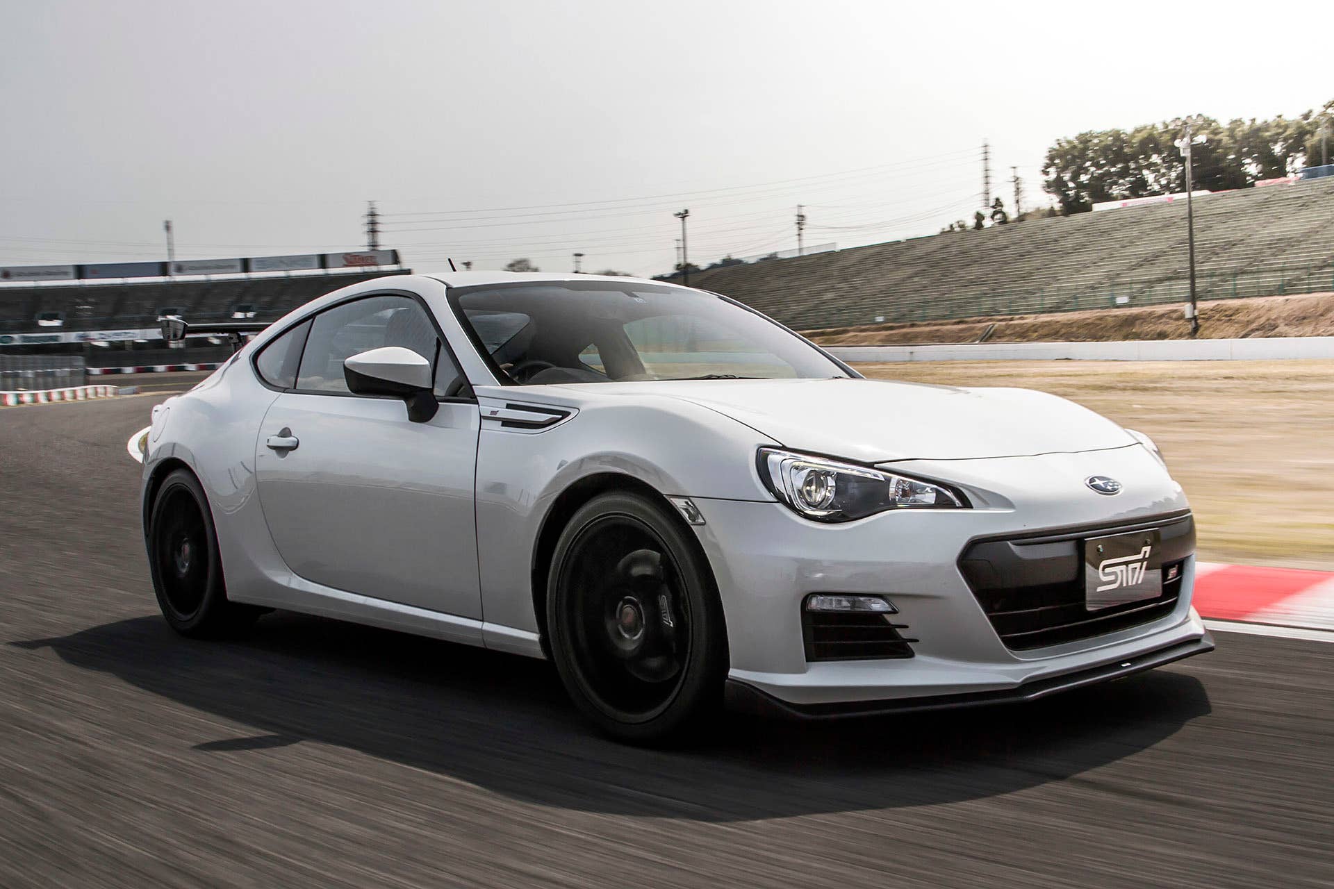 2015 subaru brz ts white suzuka front
