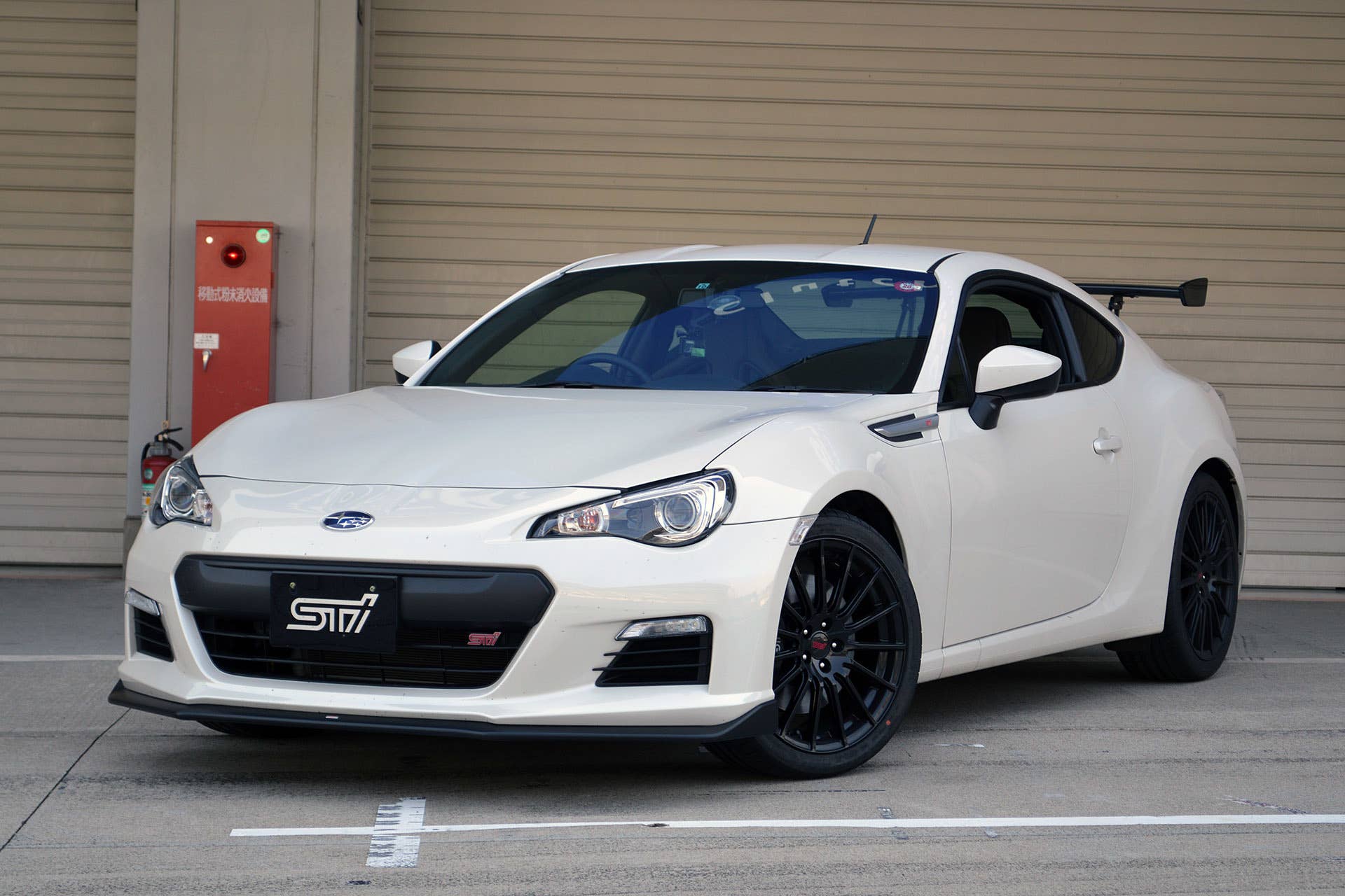 2015 subaru brz ts white front garage