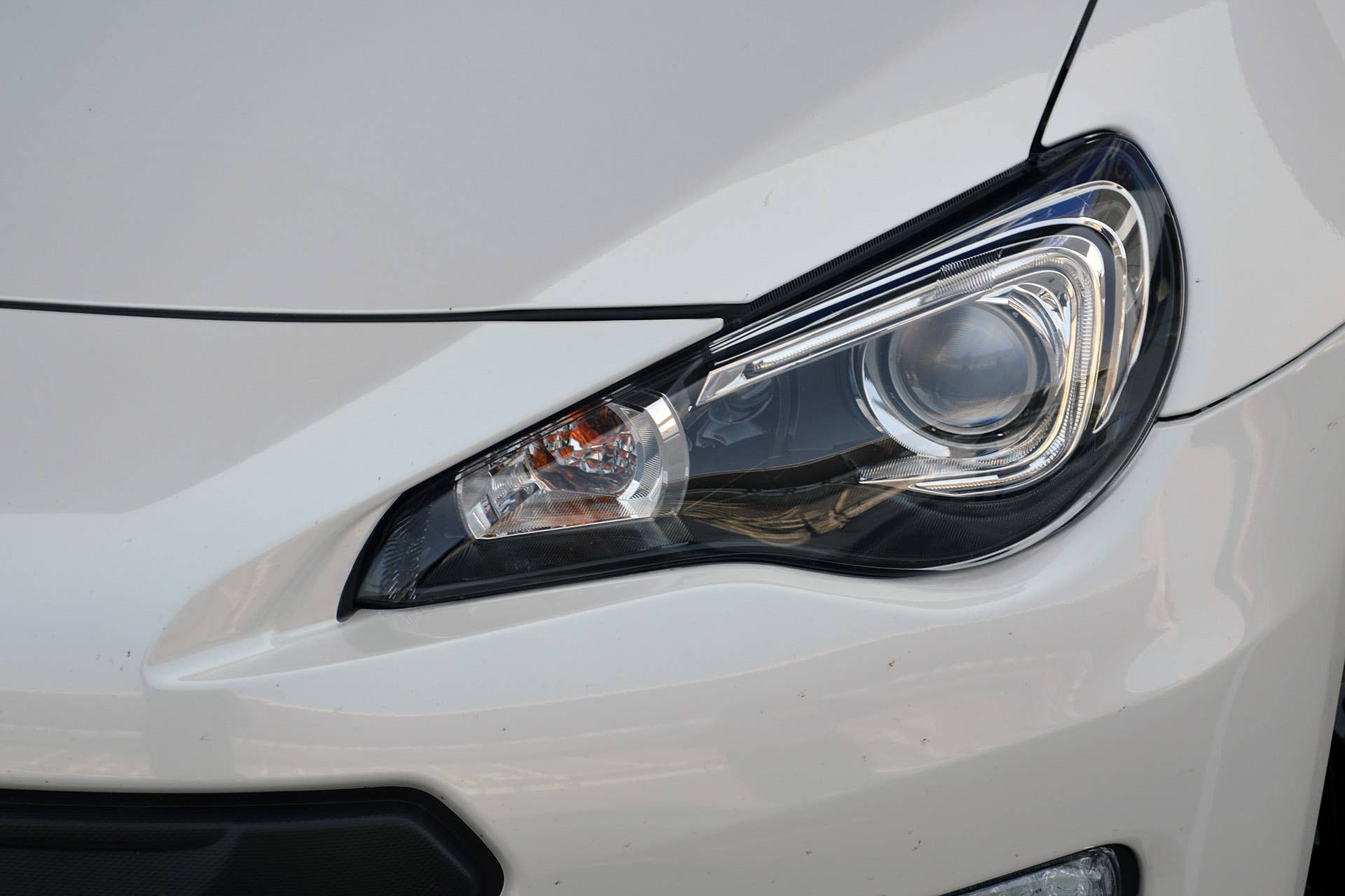 2015 subaru brz ts white headlight