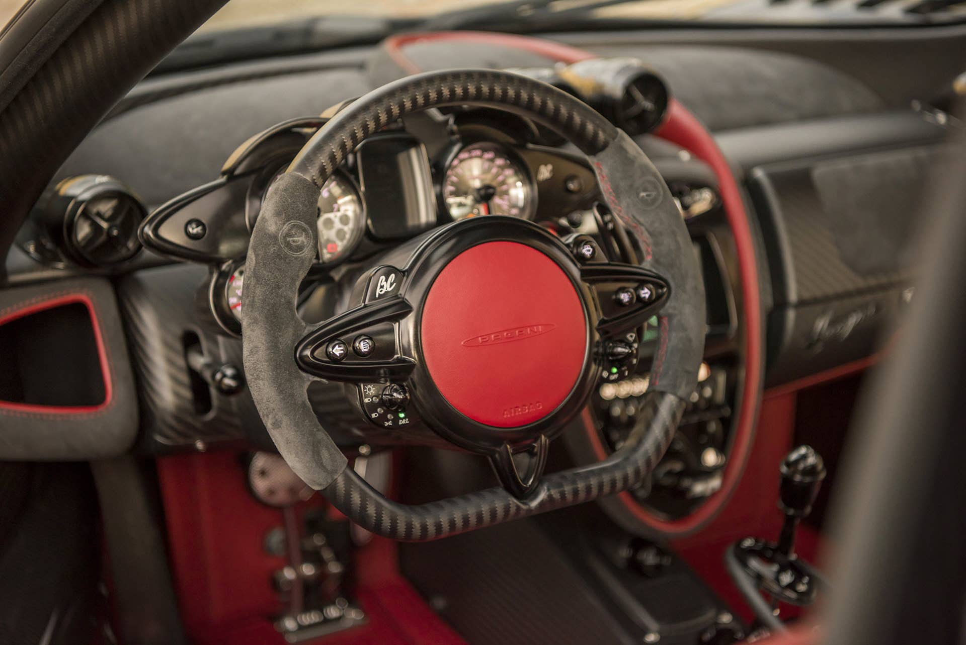 pagani huayra bc steering wheel