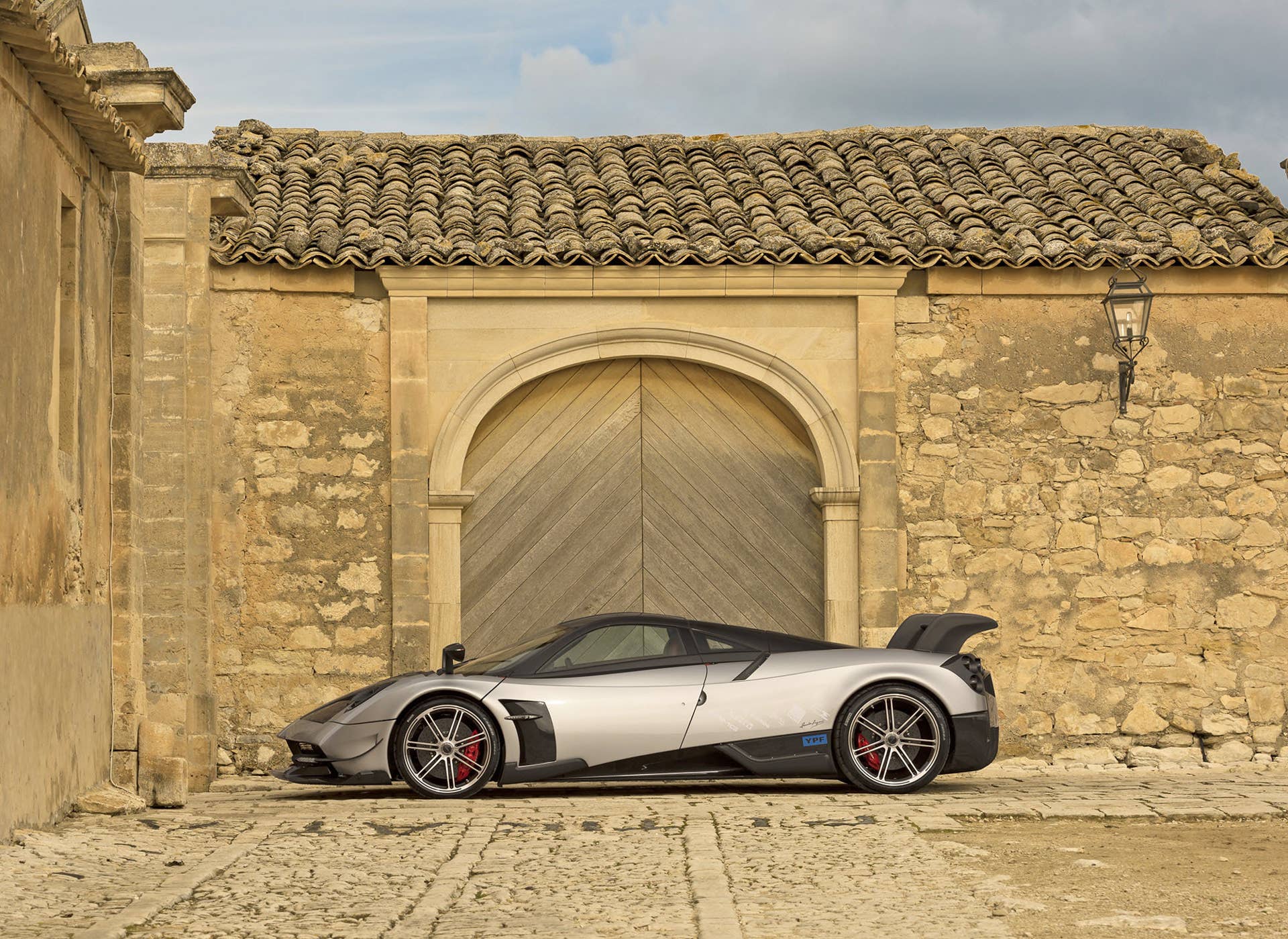 pagani huayra bc profile