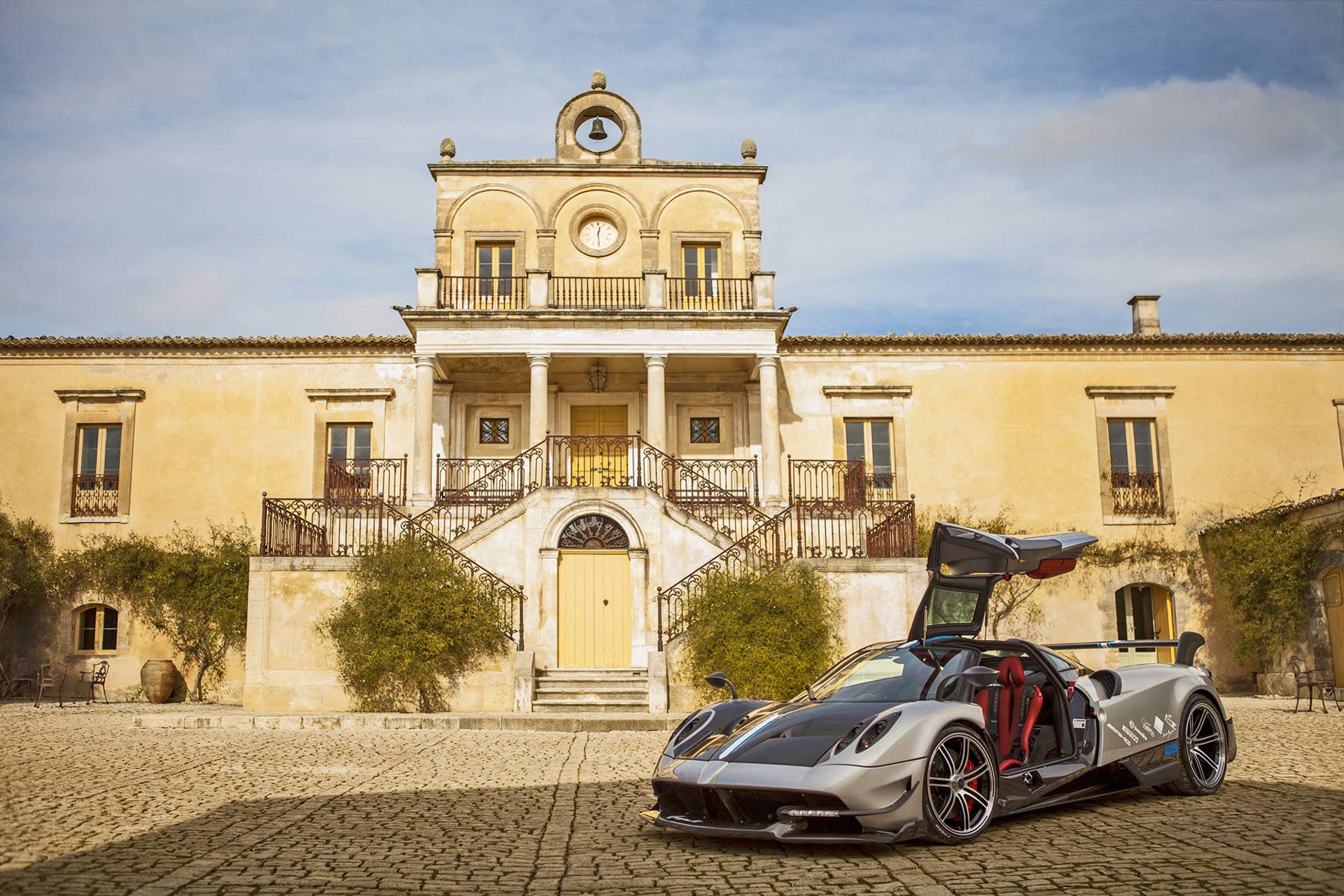 pagani huayra bc one door open