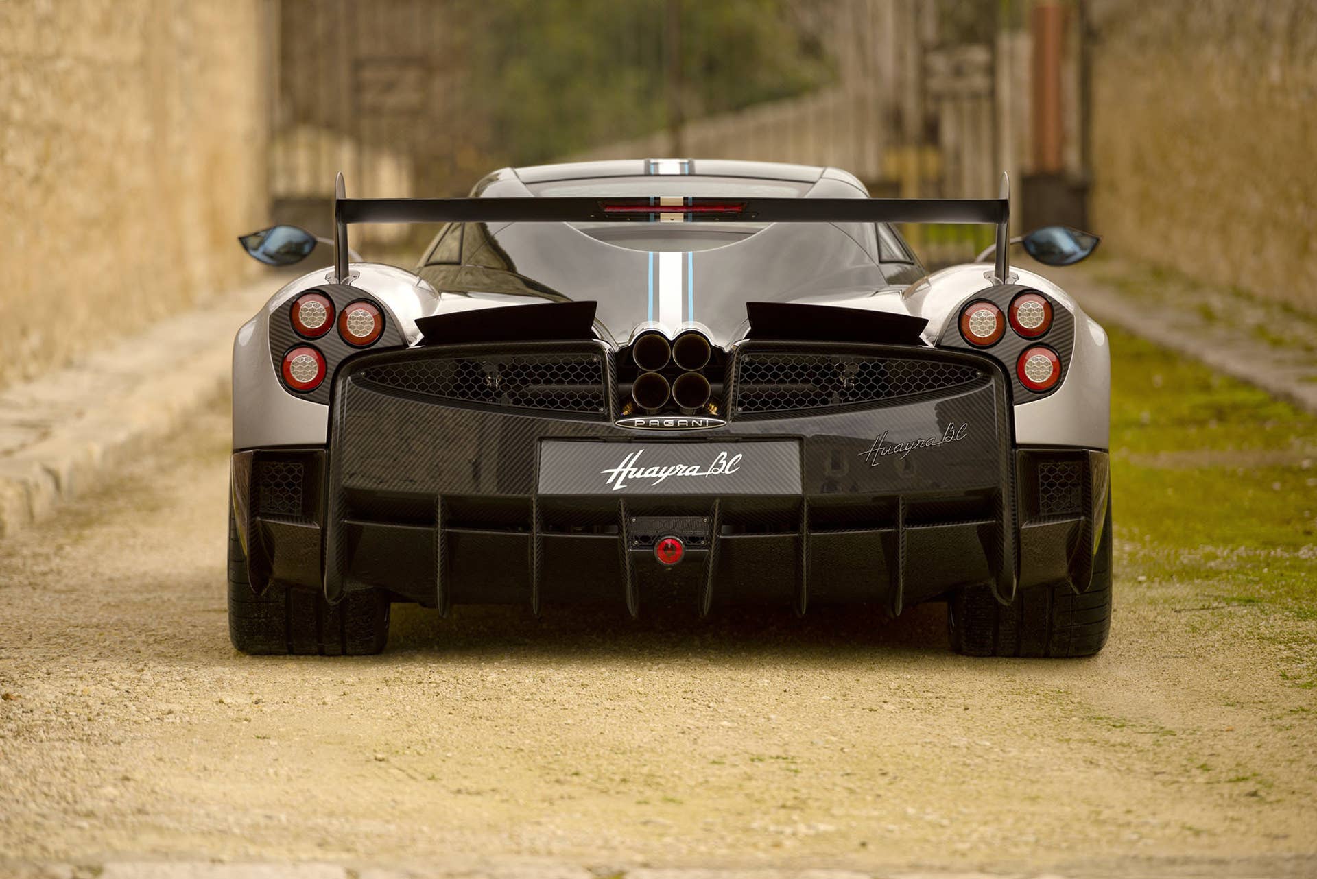 pagani huayra bc exhaust rear